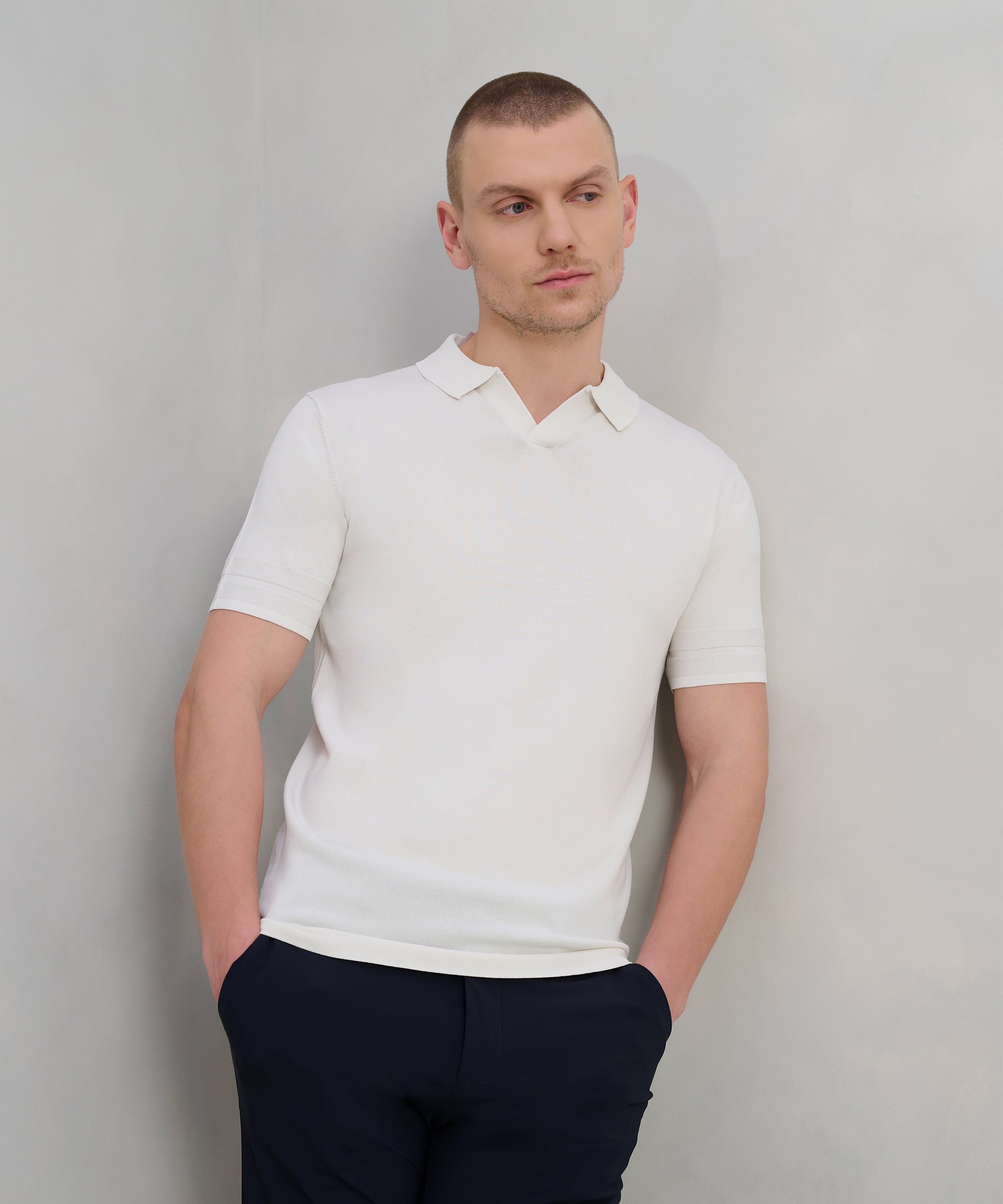 Buttonless tech knit polo viscose/nylon off-white