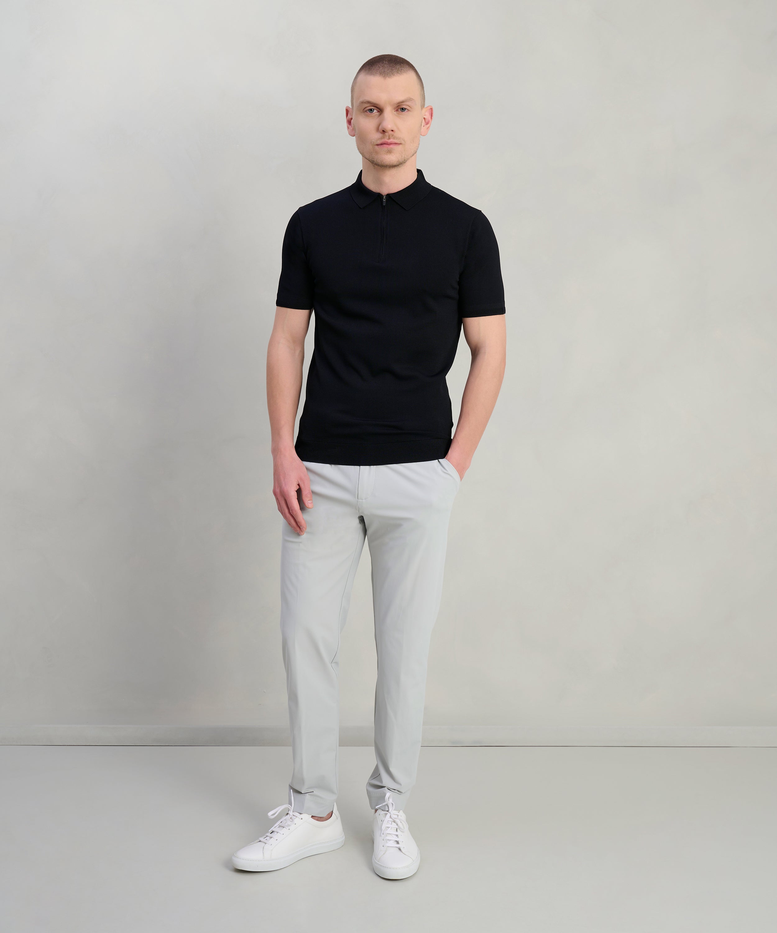 Tech knit polo met rits viscose/nylon zwart