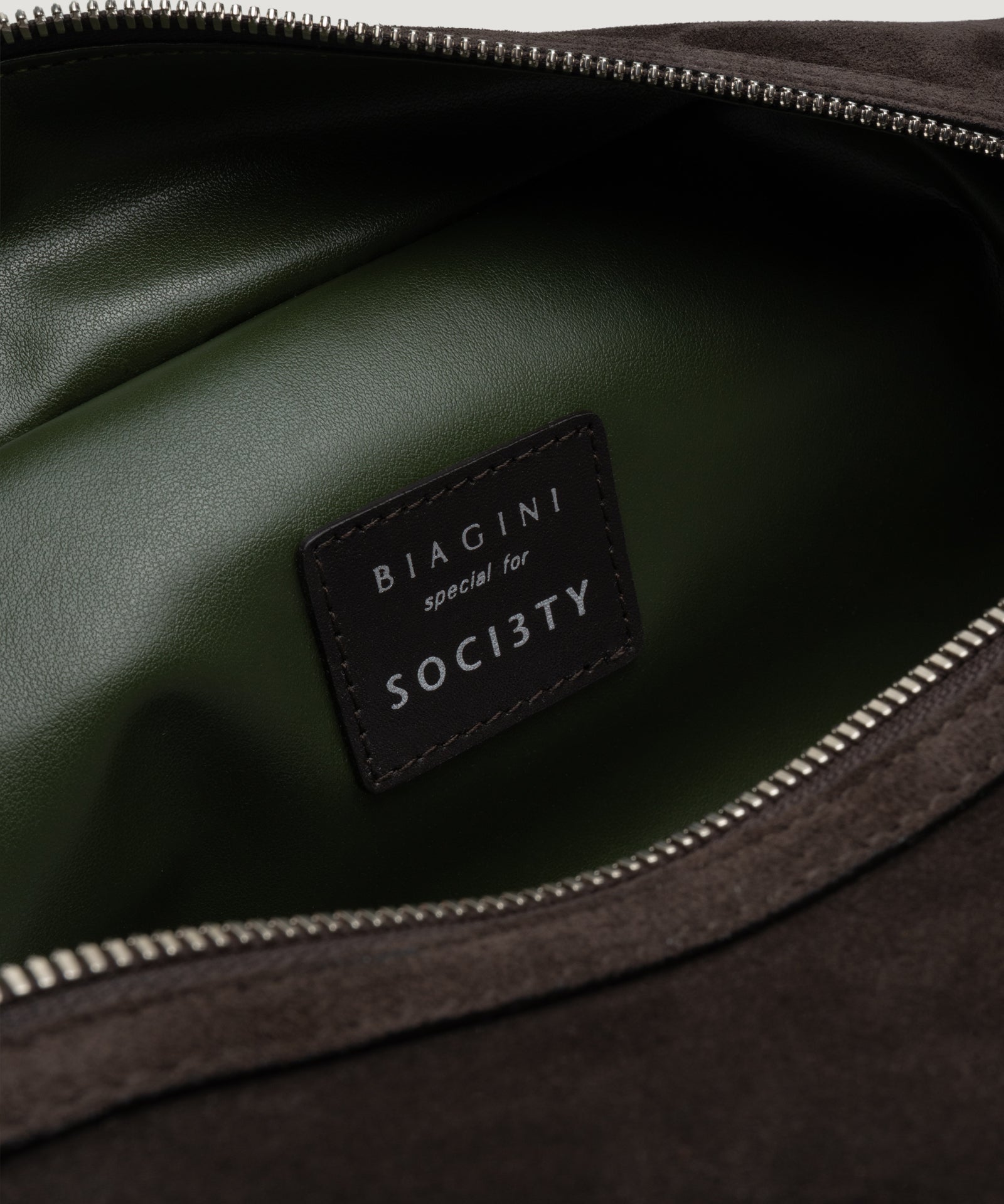 SOCI3TY Limited Fashion Beauty case suède donkerbruin - THE SOCIETY SHOP