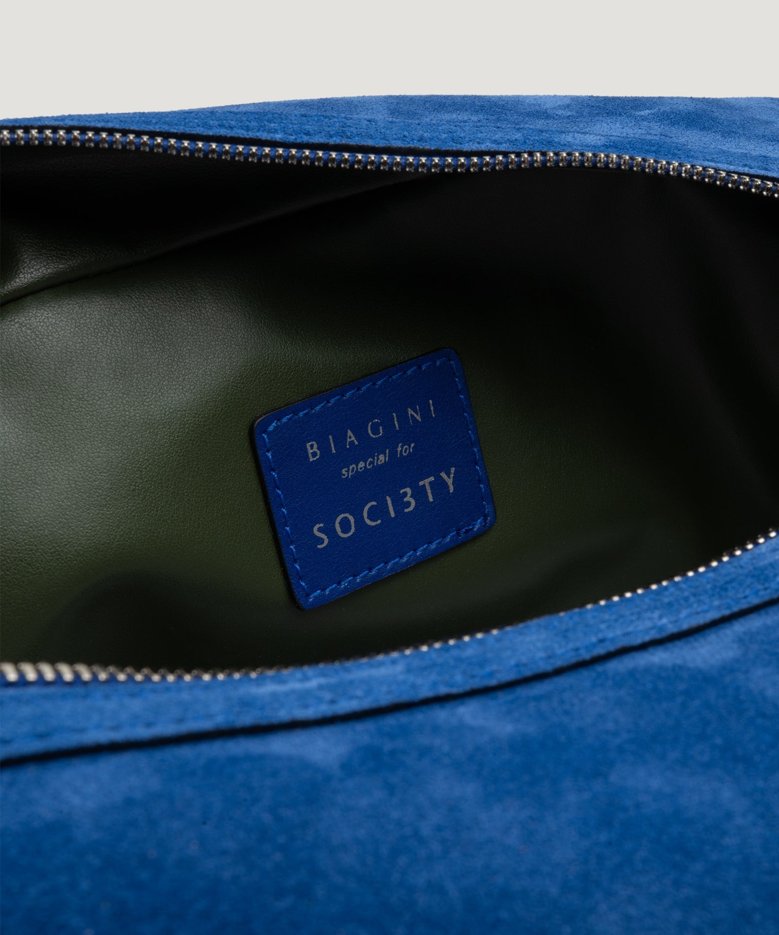 SOCI3TY Limited Fashion Beauty case suède kobaltblauw - THE SOCIETY SHOP