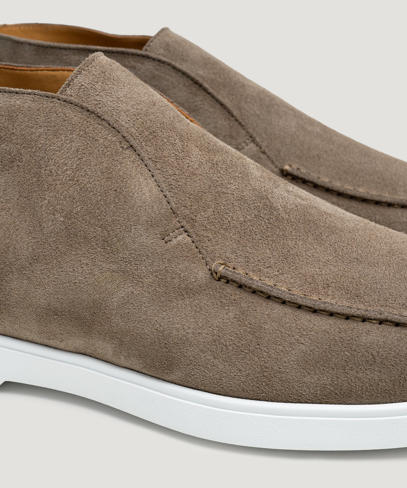 SOCI3TY Limited Fashion City Loafer suède zand - THE SOCIETY SHOP
