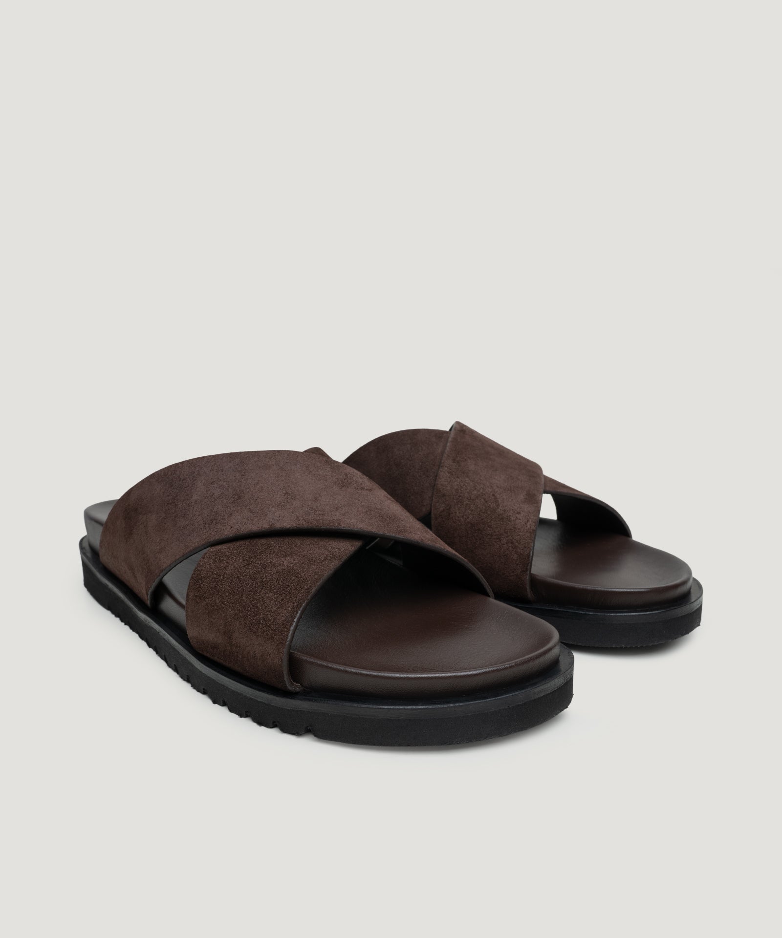 SOCI3TY Limited Fashion Cross slipper suède donkerbruin - THE SOCIETY SHOP