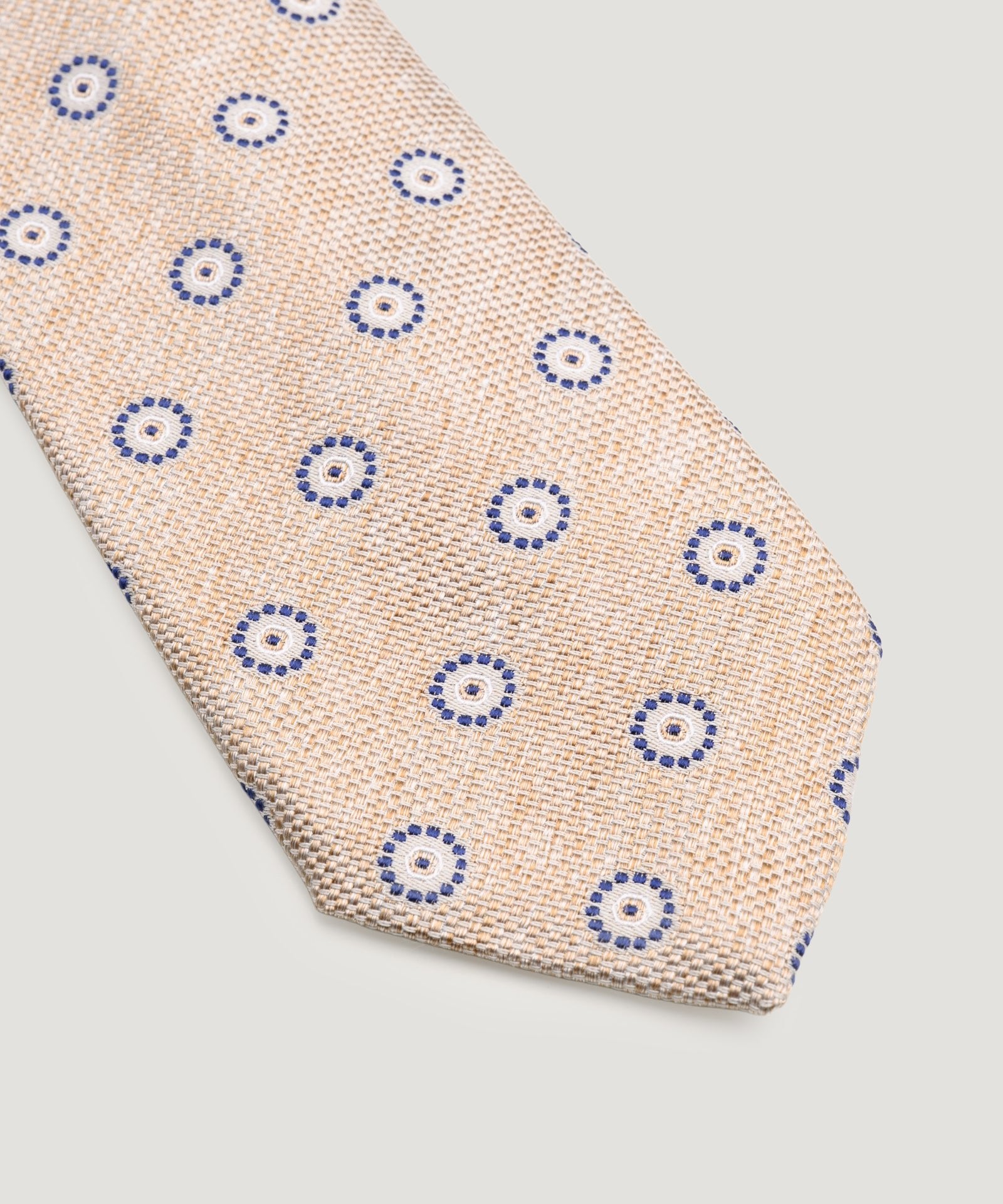 SOCI3TY Limited Fashion Das basket weave zijde/katoen medaillon zand - THE SOCIETY SHOP