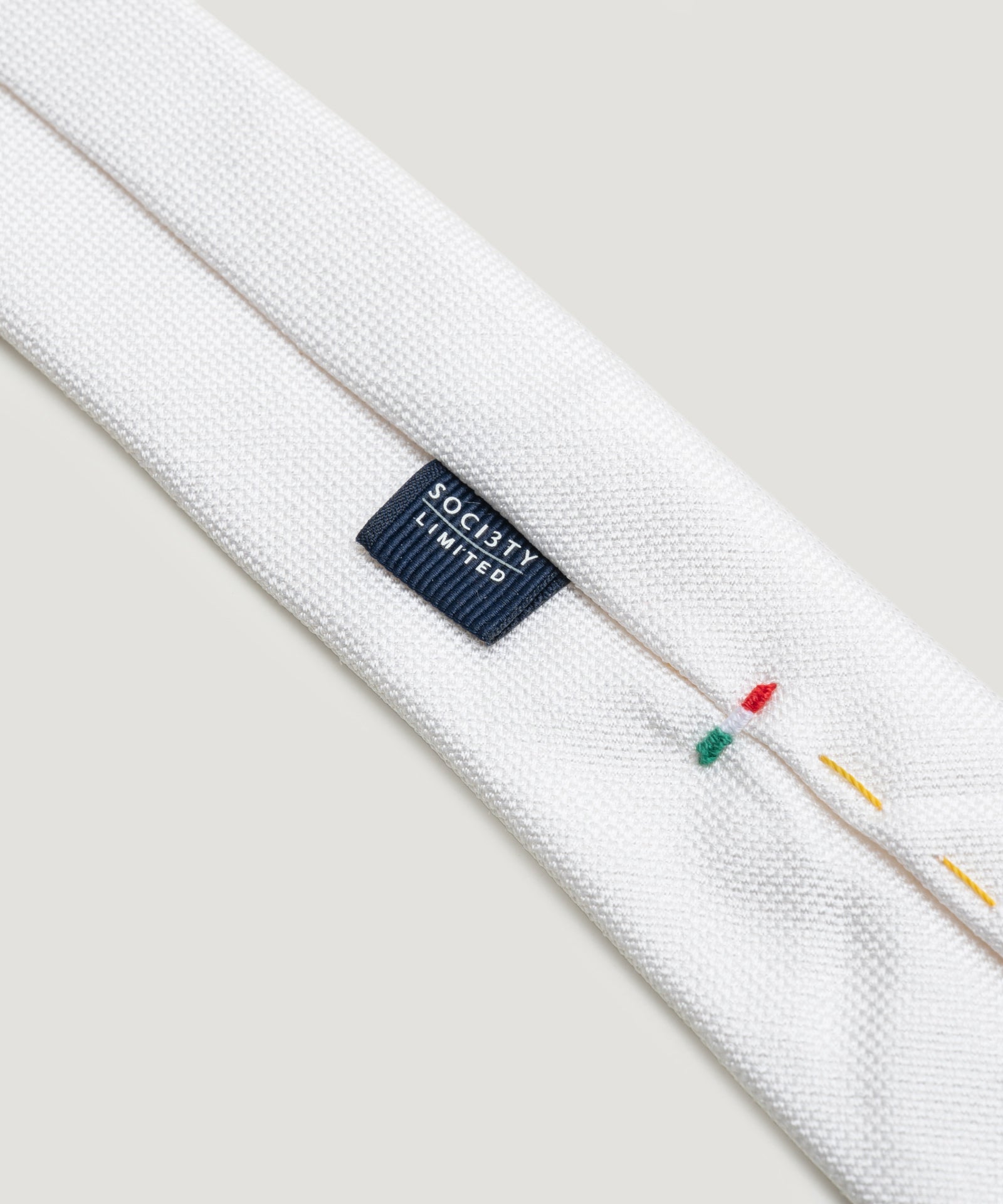 SOCI3TY Limited Fashion Das zijde wit - THE SOCIETY SHOP