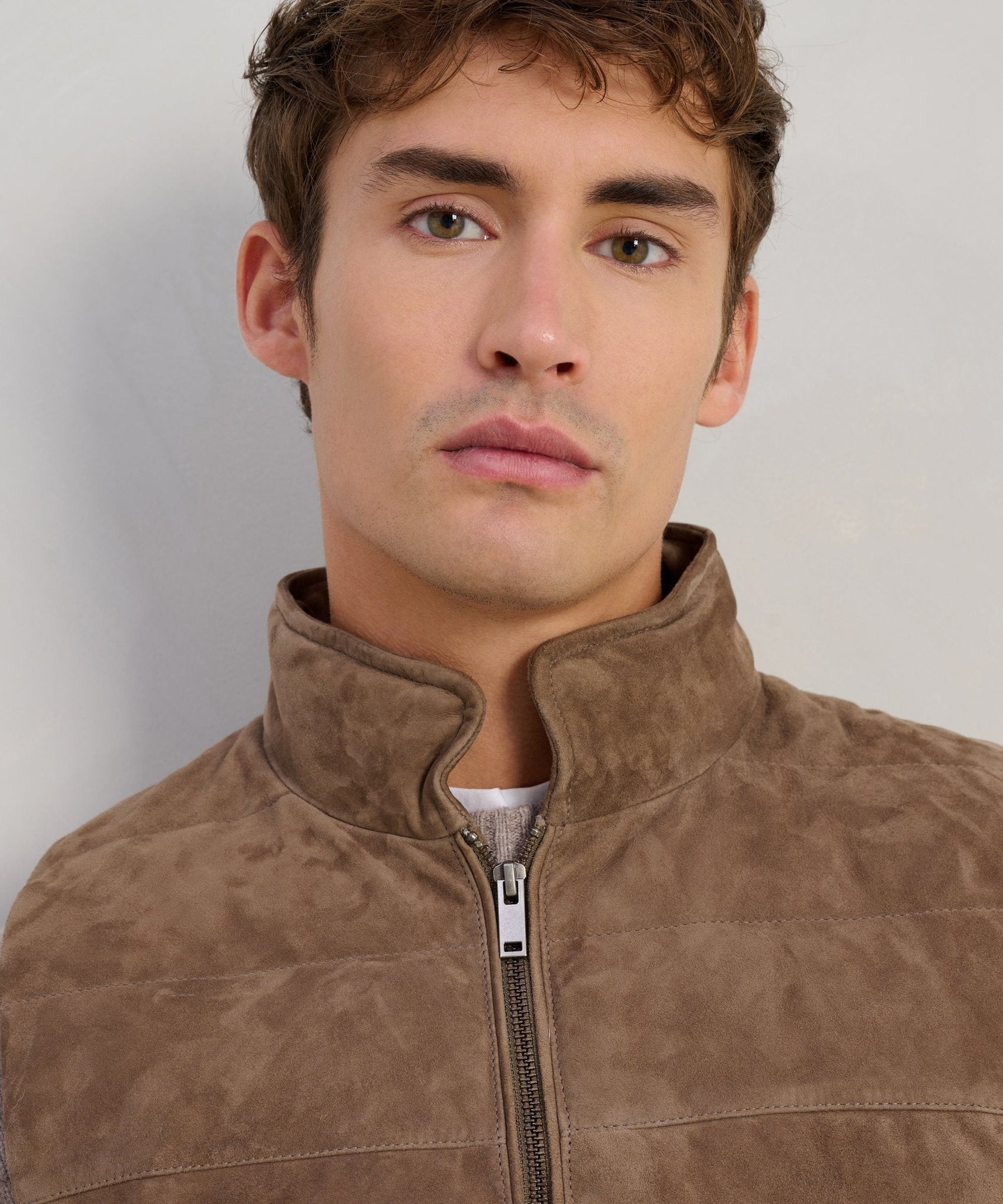 SOCI3TY Limited Gewatteerde bodywarmer suède bruin - THE SOCIETY SHOP