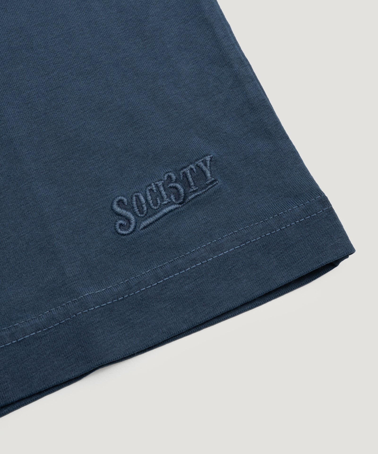 SOCI3TY Luxury Sportswear Jersey T-shirt garment - dyed katoen indigoblauw - THE SOCIETY SHOP