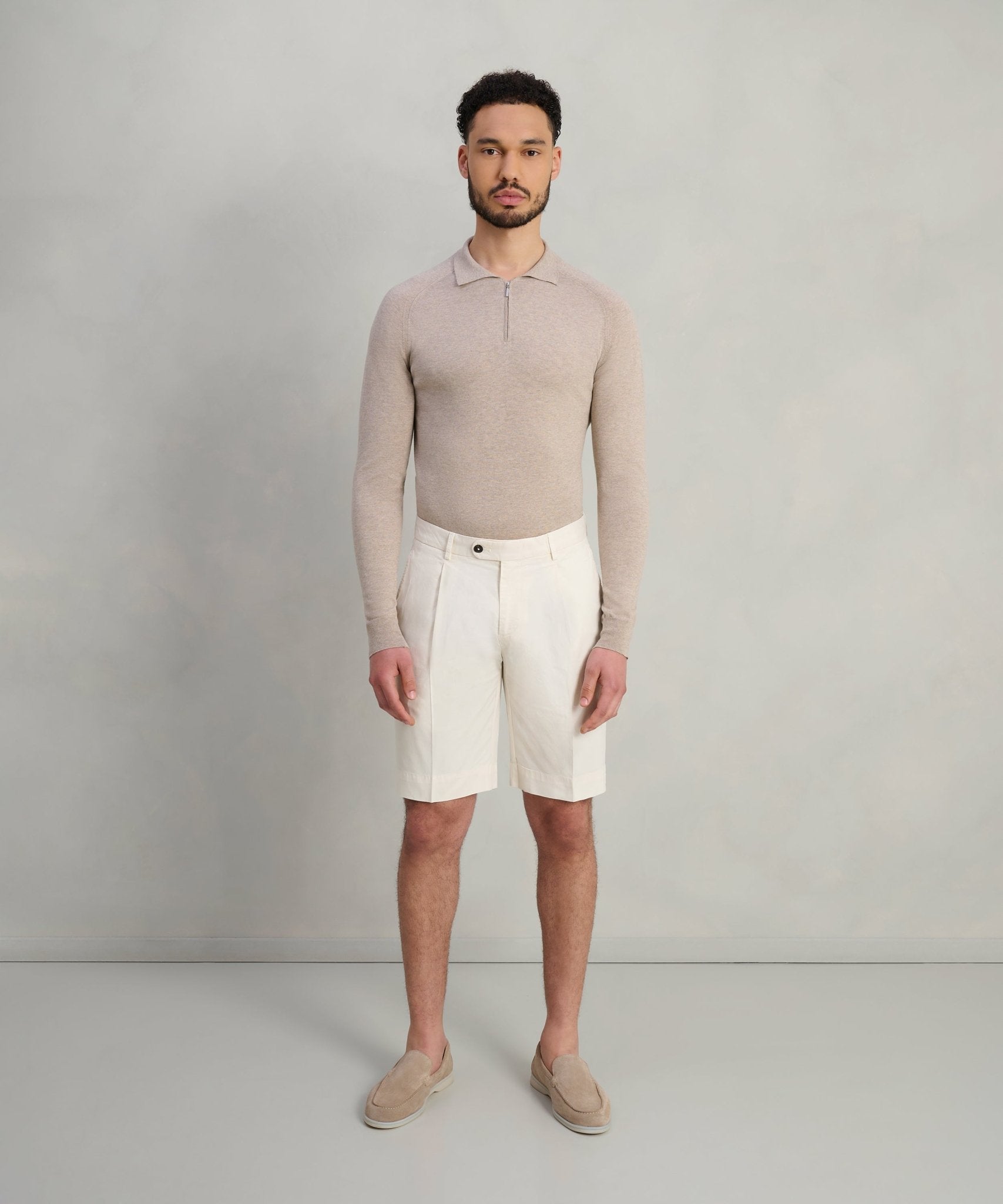 SOCI3TY One pleat shorts garment - dyed katoen stretch off - white - THE SOCIETY SHOP