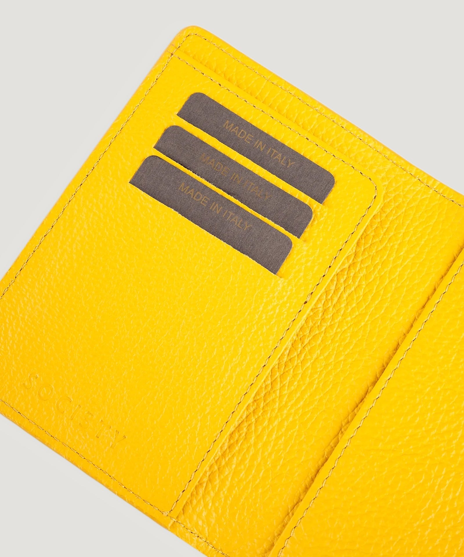 SOCI3TY Paspoorthouder kalfsleer SOCI3TY Yellow - The Society Shop