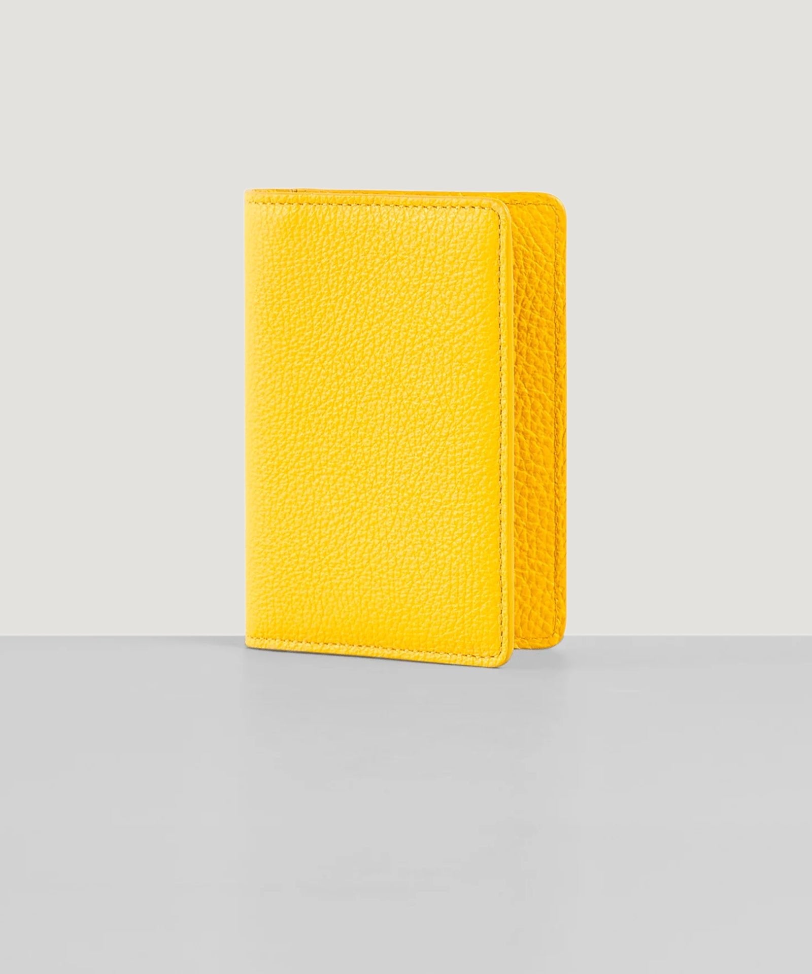 SOCI3TY Paspoorthouder kalfsleer SOCI3TY Yellow - The Society Shop