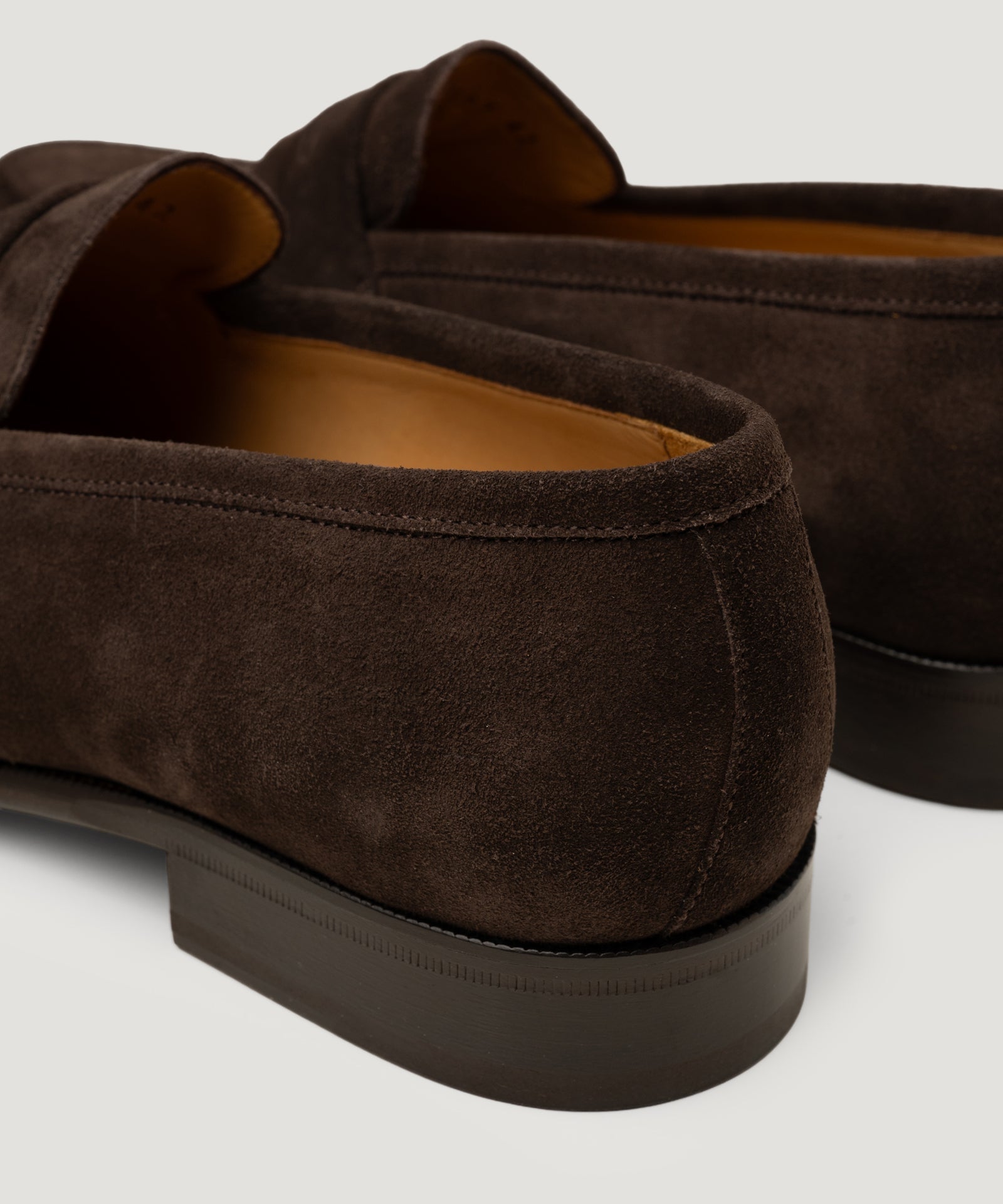 SOCI3TY Limited Fashion Penny loafer suède donkerbruin - THE SOCIETY SHOP