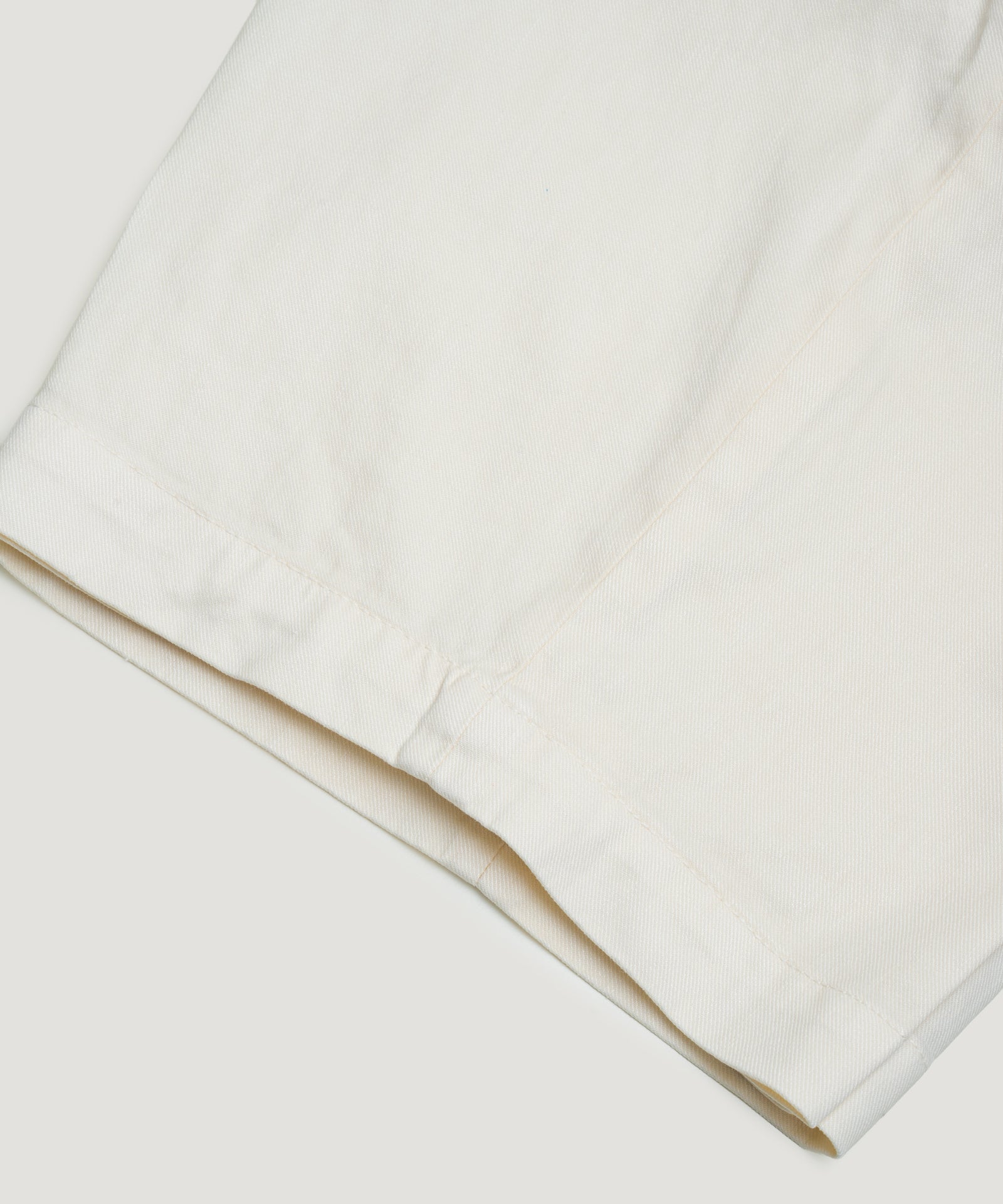 SOCI3TY Limited Fashion Pleated bermuda shorts linnen/katoen stretch off - white - THE SOCIETY SHOP