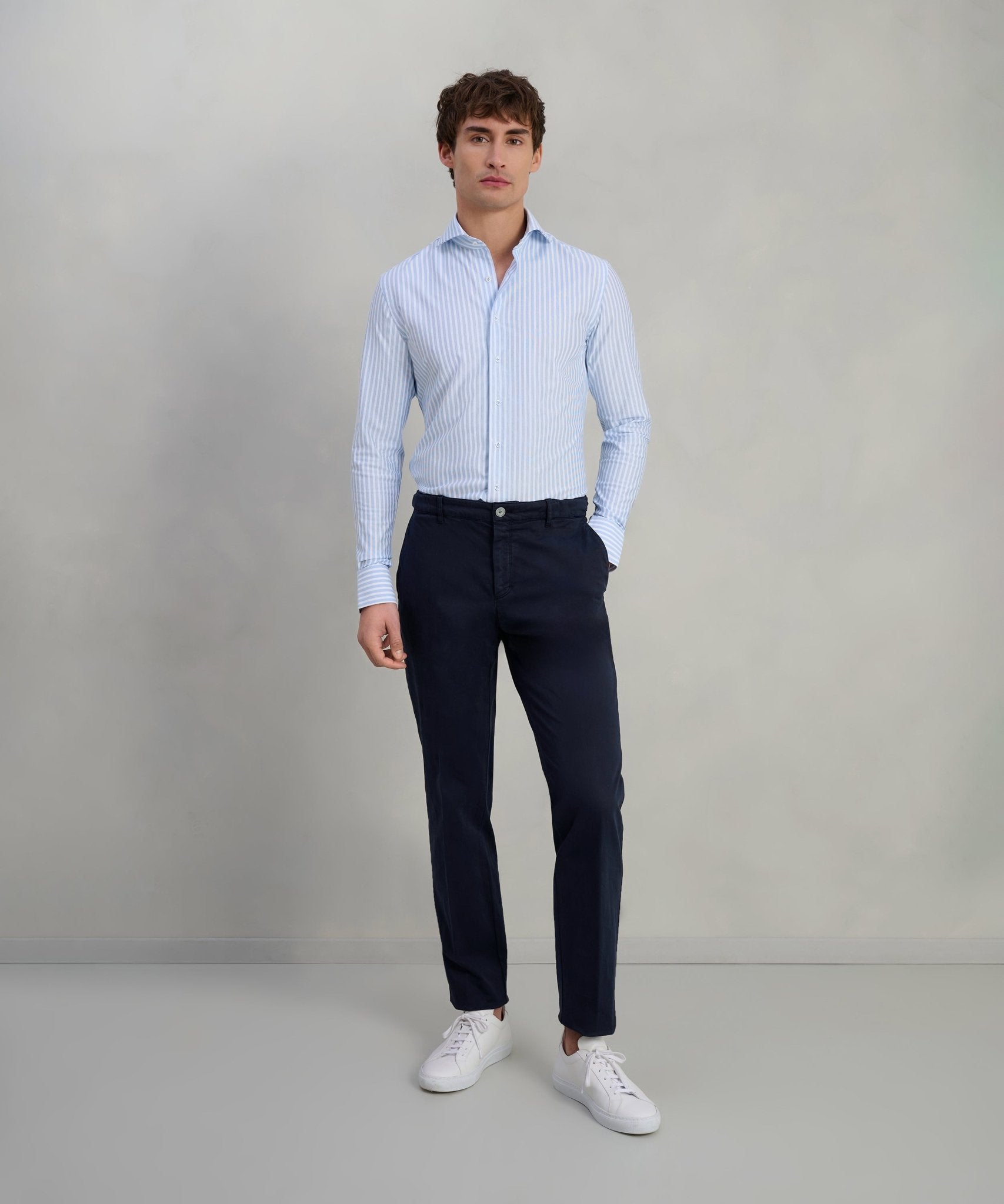 SOCI3TY Porto chino garment - dyed katoen stretch donkerblauw - The Society Shop
