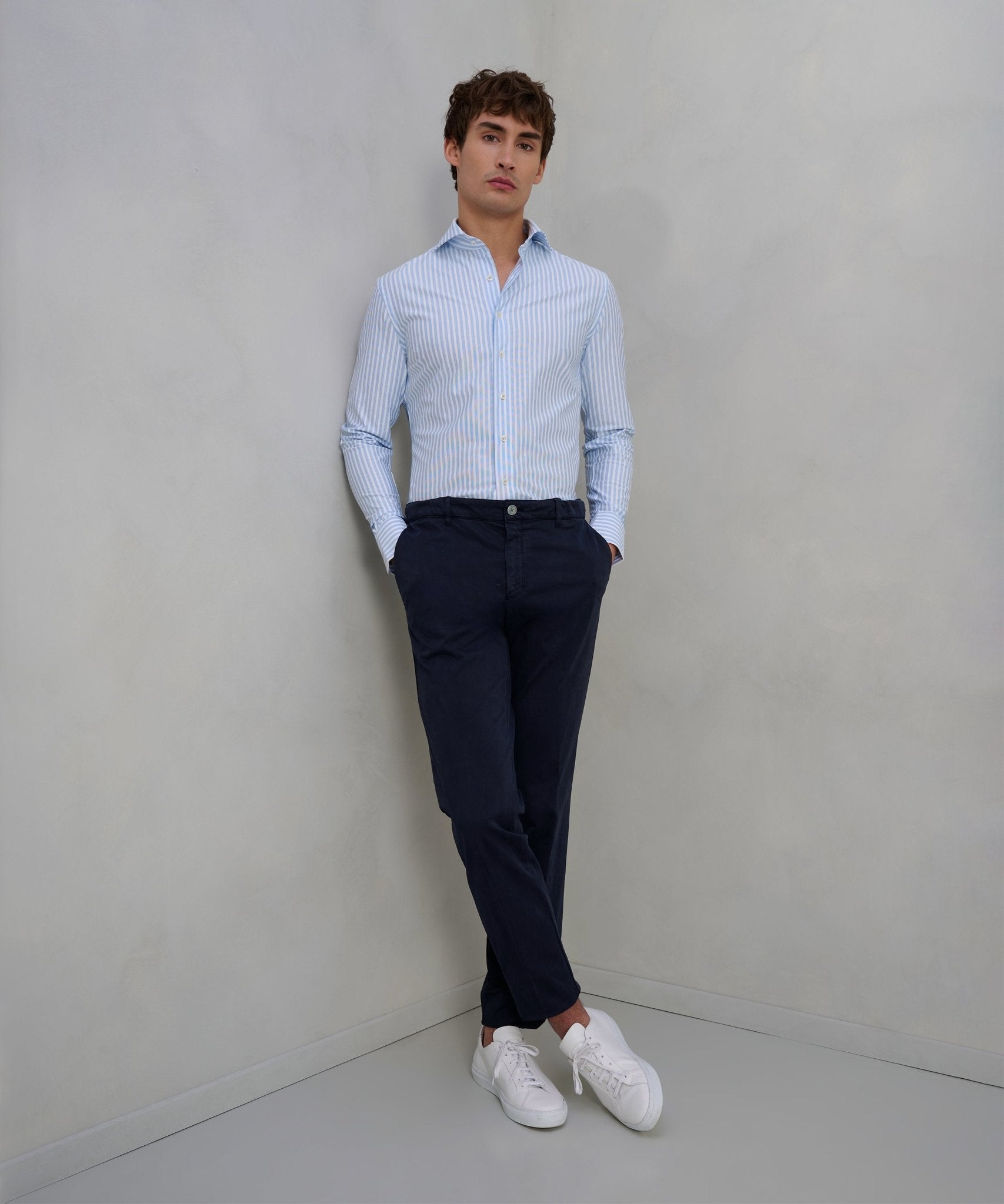 SOCI3TY Porto chino garment - dyed katoen stretch donkerblauw - The Society Shop