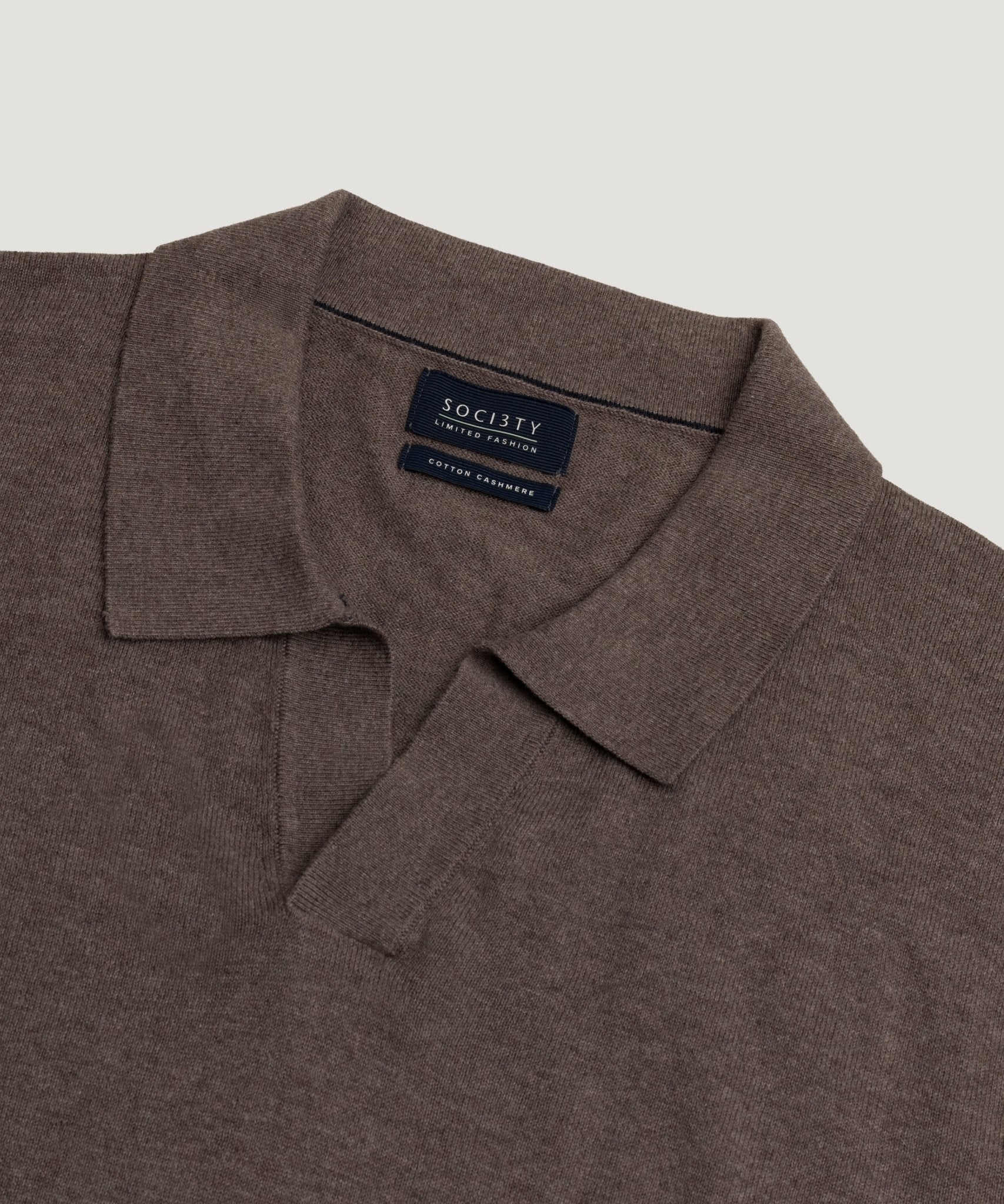 SOCI3TY Limited Fashion Riva buttonless long sleeve polo Cotton Cashmere donkerbruin - THE SOCIETY SHOP