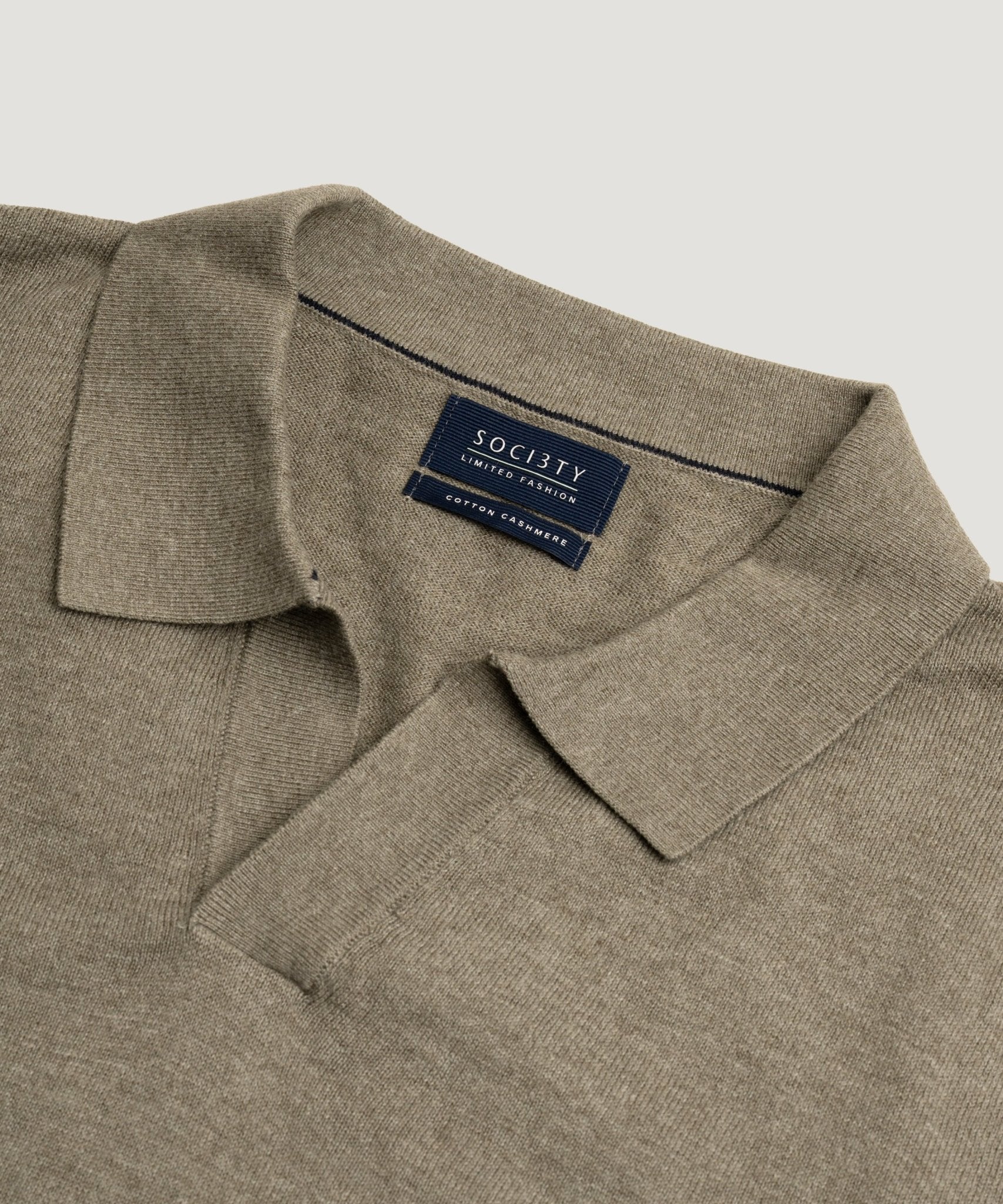 SOCI3TY Limited Fashion Riva buttonless long sleeve polo Cotton Cashmere groen - THE SOCIETY SHOP