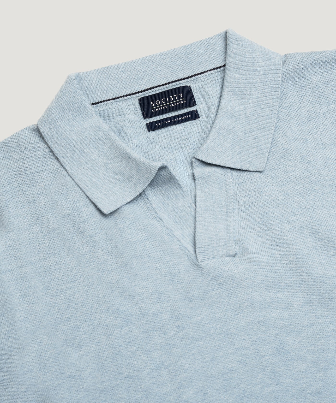 SOCI3TY Limited Fashion Riva buttonless long sleeve polo Cotton Cashmere lichtblauw - THE SOCIETY SHOP
