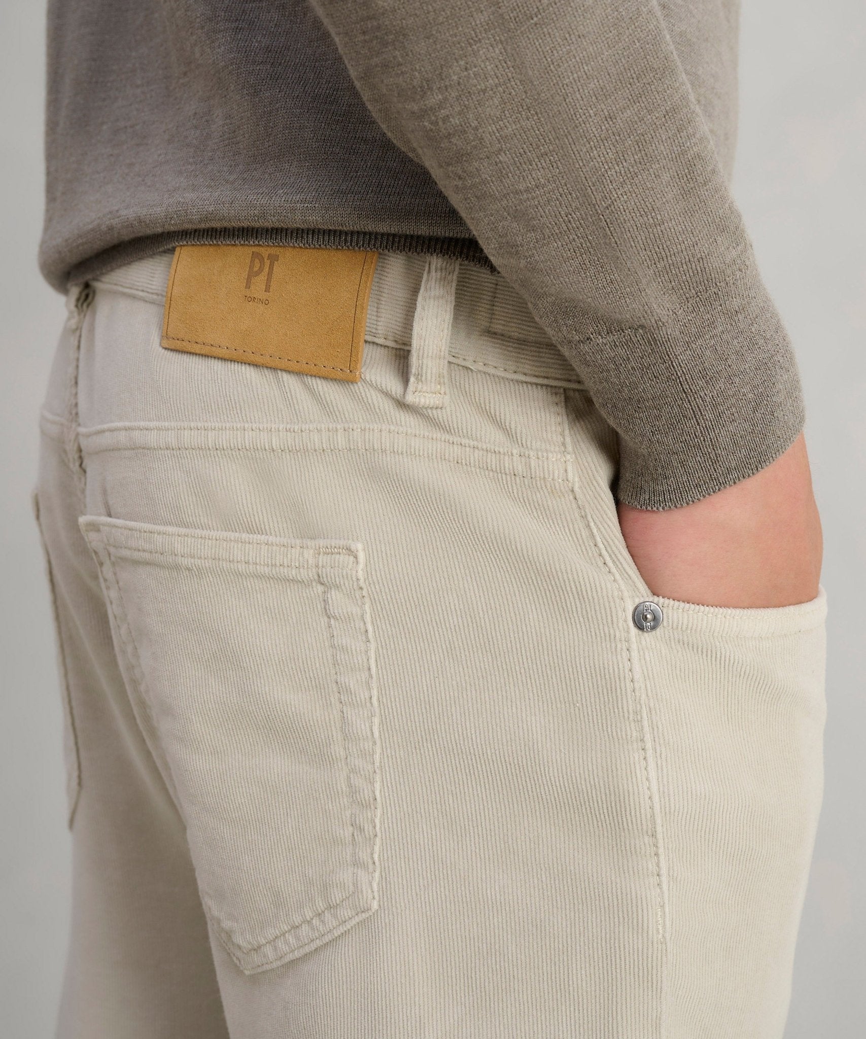 PT Swing 5 - pocket broek katoen ribcord lichtgrijs - The Society Shop