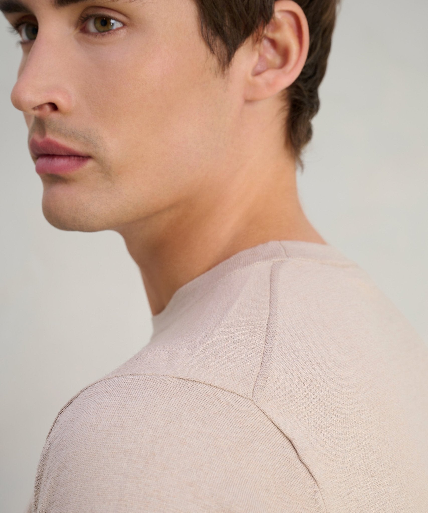 SOCI3TY T-shirt katoen/zijde/kasjmier beige - The Society Shop