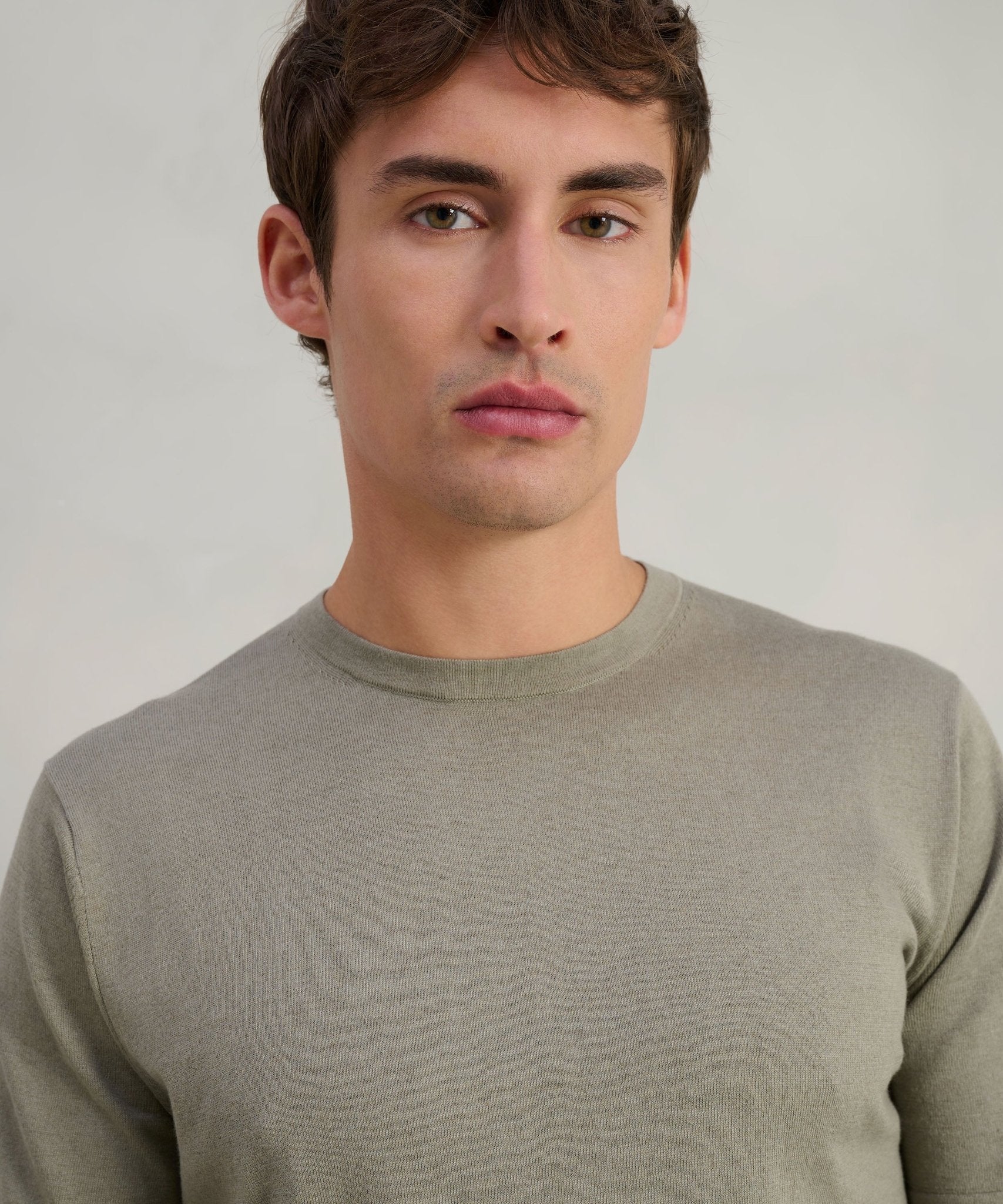 SOCI3TY T-shirt katoen/zijde/kasjmier olijfgroen - The Society Shop