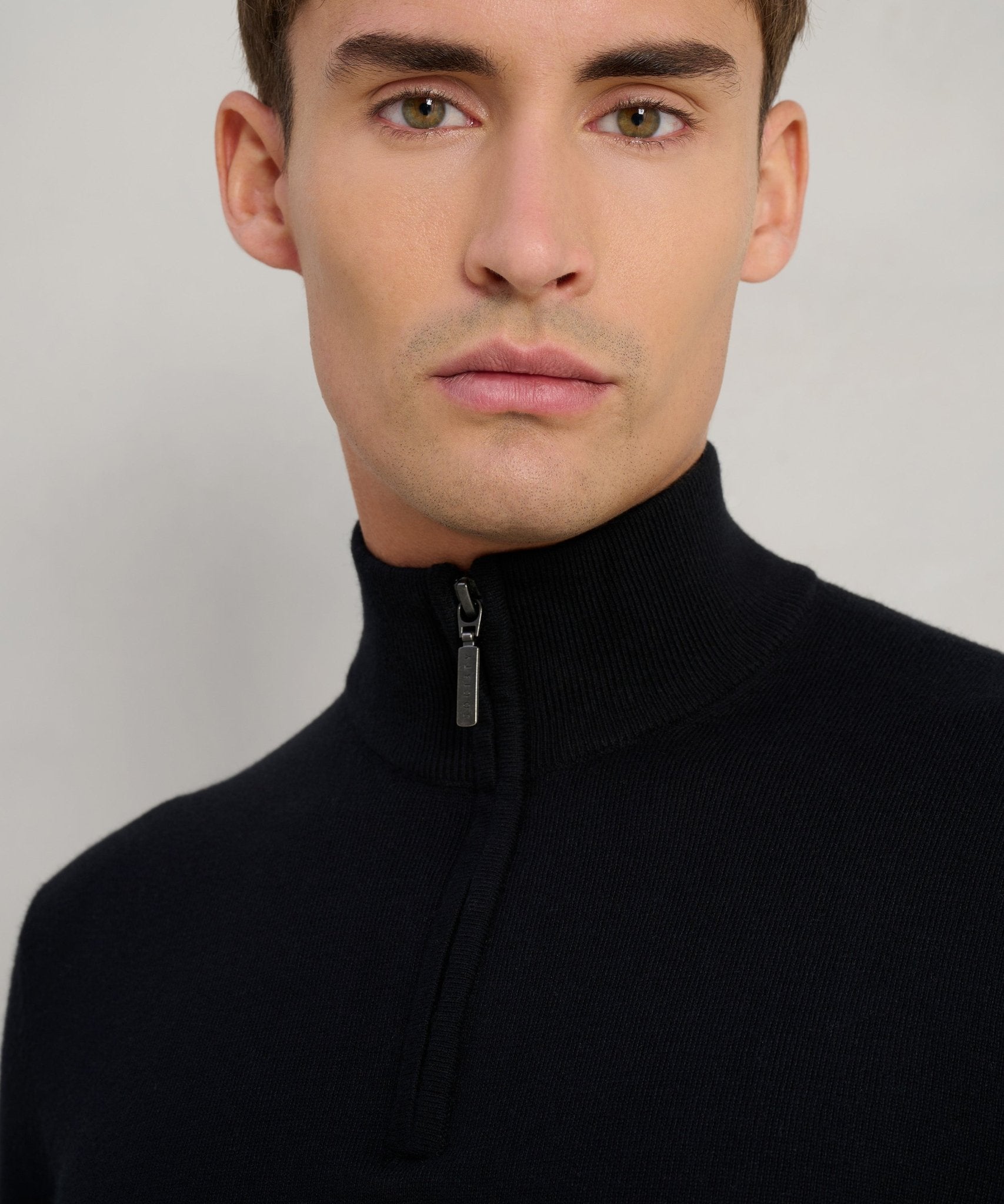 SOCI3TY Limited Trui half - zip Cotton Cashmere zwart - THE SOCIETY SHOP