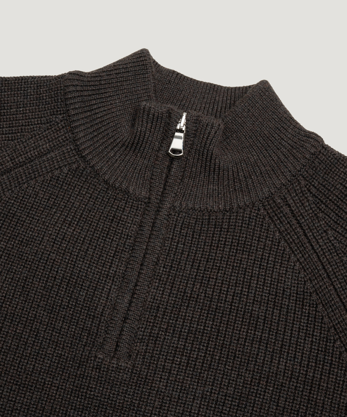 Raglan rib half-zip trui scheerwol donkerbruin