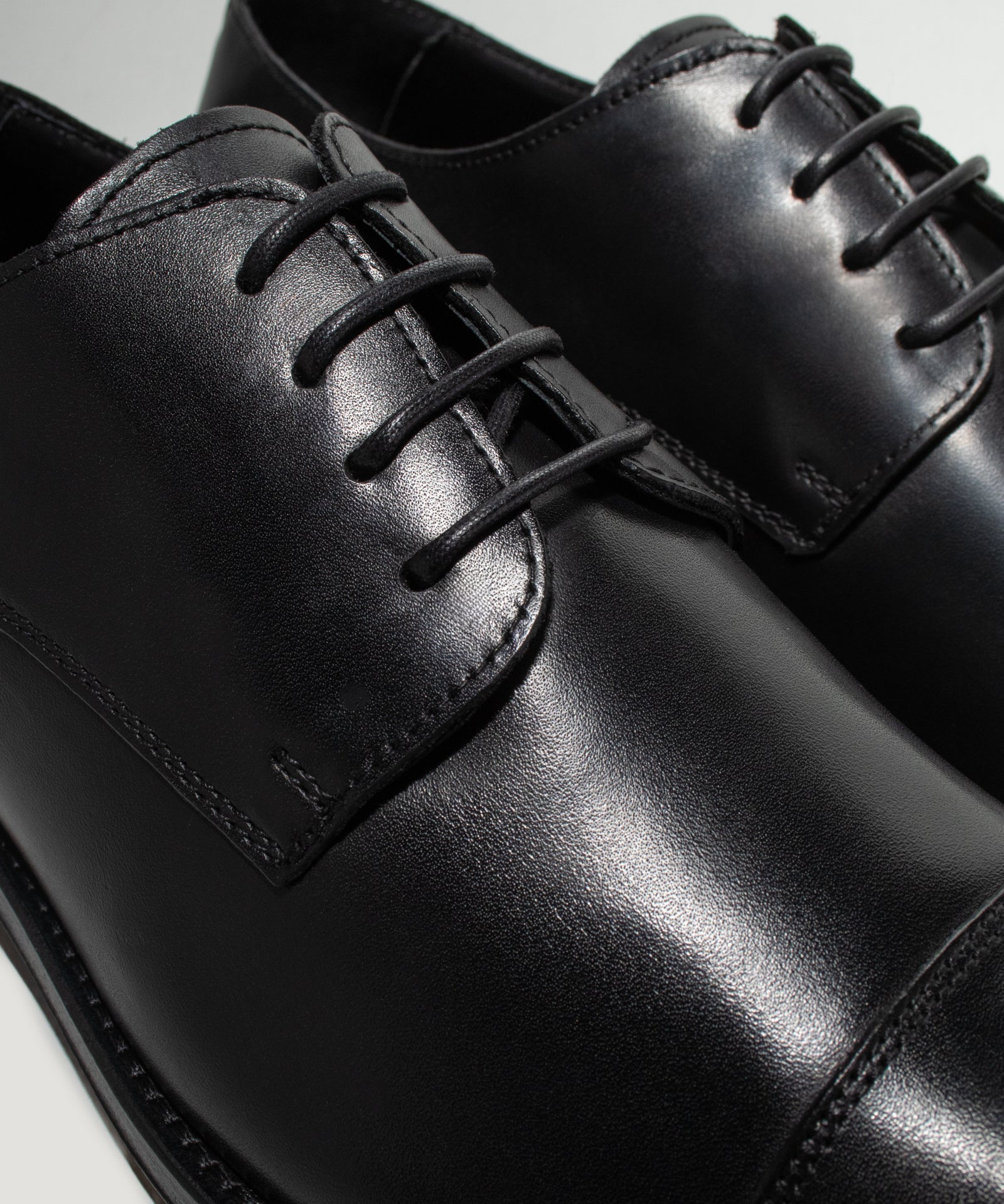 SOCI3TY Limited Fashion Cap toe derby veterschoen kalfsleer zwart - THE SOCIETY SHOP