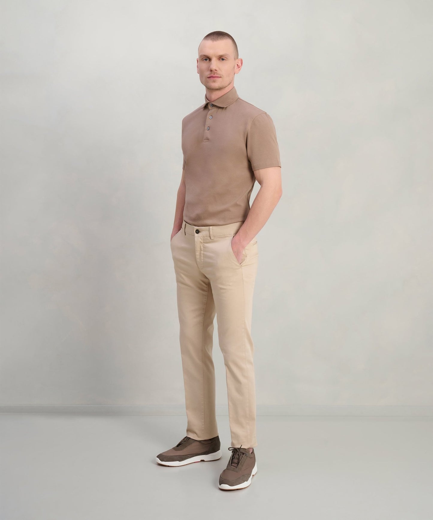 SOCI3TY Chino katoen satin stretch beige - The Society Shop