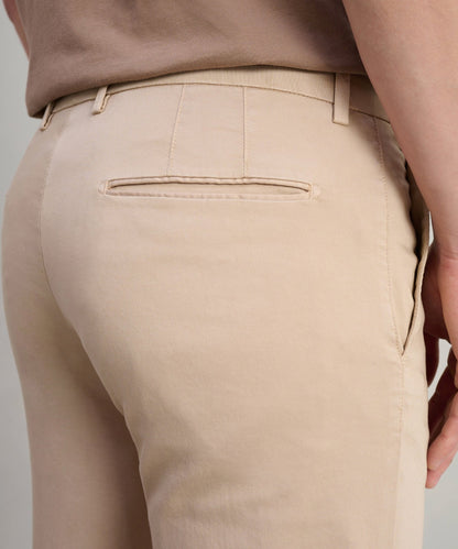 SOCI3TY Chino katoen satin stretch beige - The Society Shop