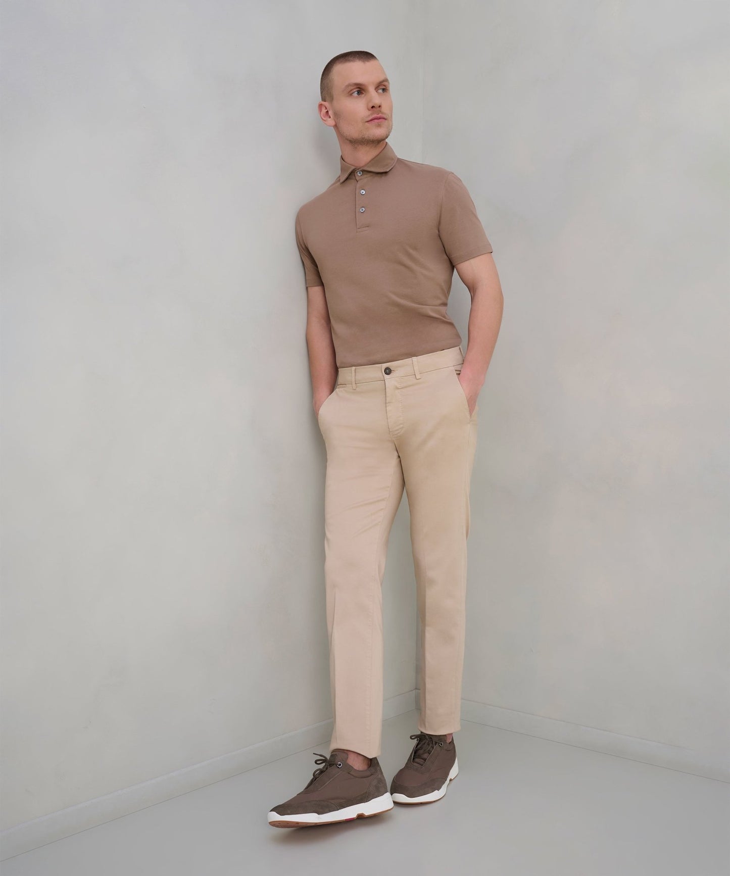 SOCI3TY Chino katoen satin stretch beige - The Society Shop