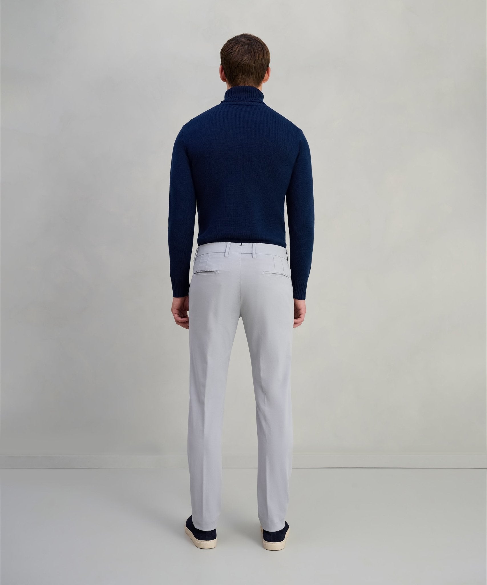 SOCI3TY Chino katoen satin stretch lichtgrijs - The Society Shop