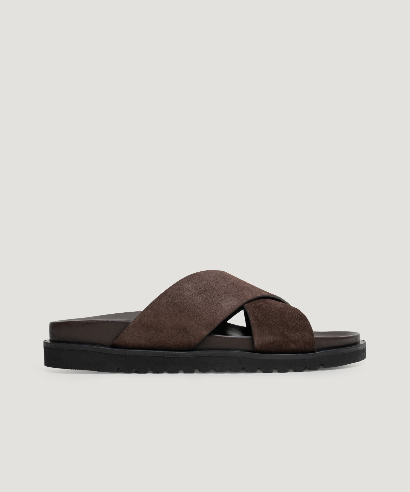 SOCI3TY Limited Fashion Cross slipper suède donkerbruin - THE SOCIETY SHOP