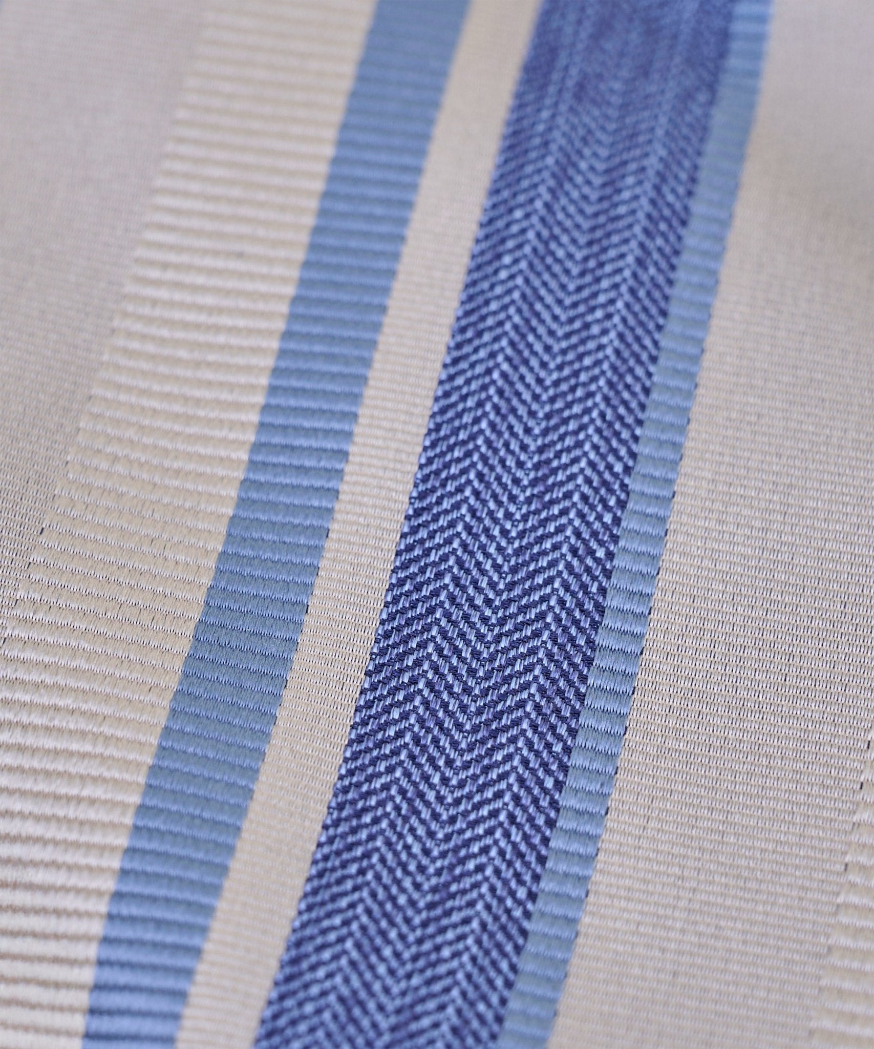 SOCI3TY Das zijde taupe/blauw gestreept - The Society Shop