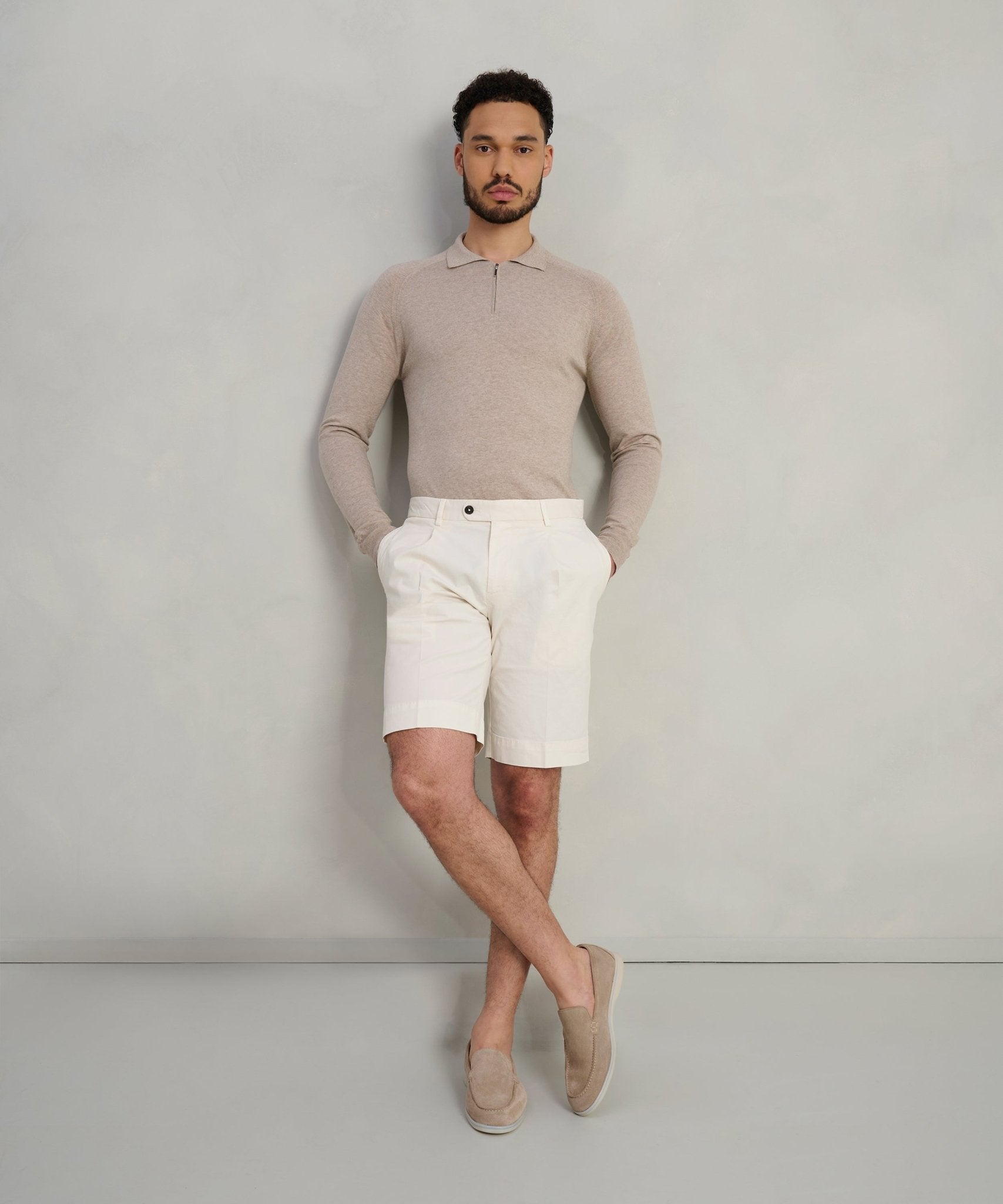 SOCI3TY One pleat shorts garment - dyed katoen stretch off - white - THE SOCIETY SHOP