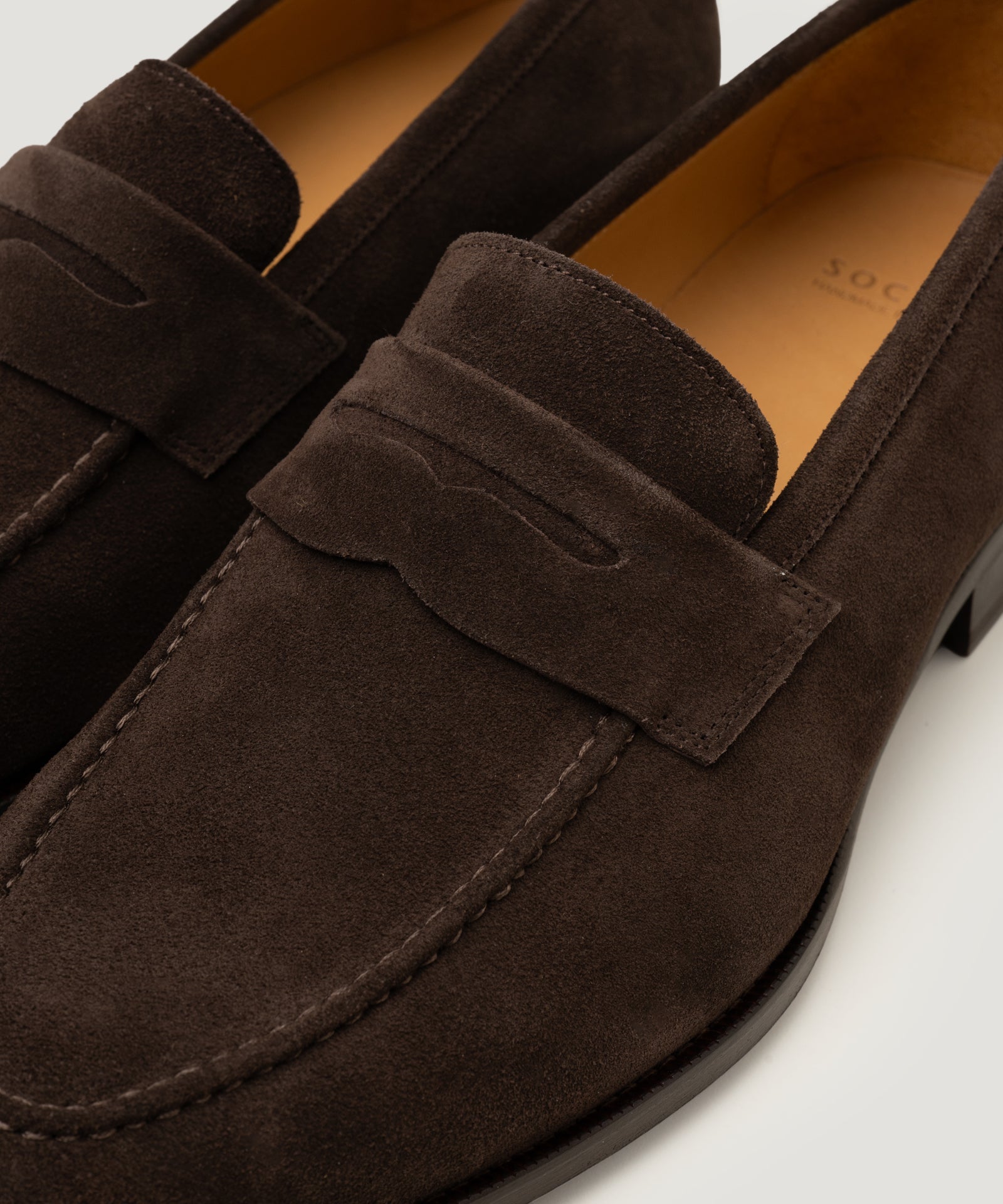 SOCI3TY Limited Fashion Penny loafer suède donkerbruin - THE SOCIETY SHOP