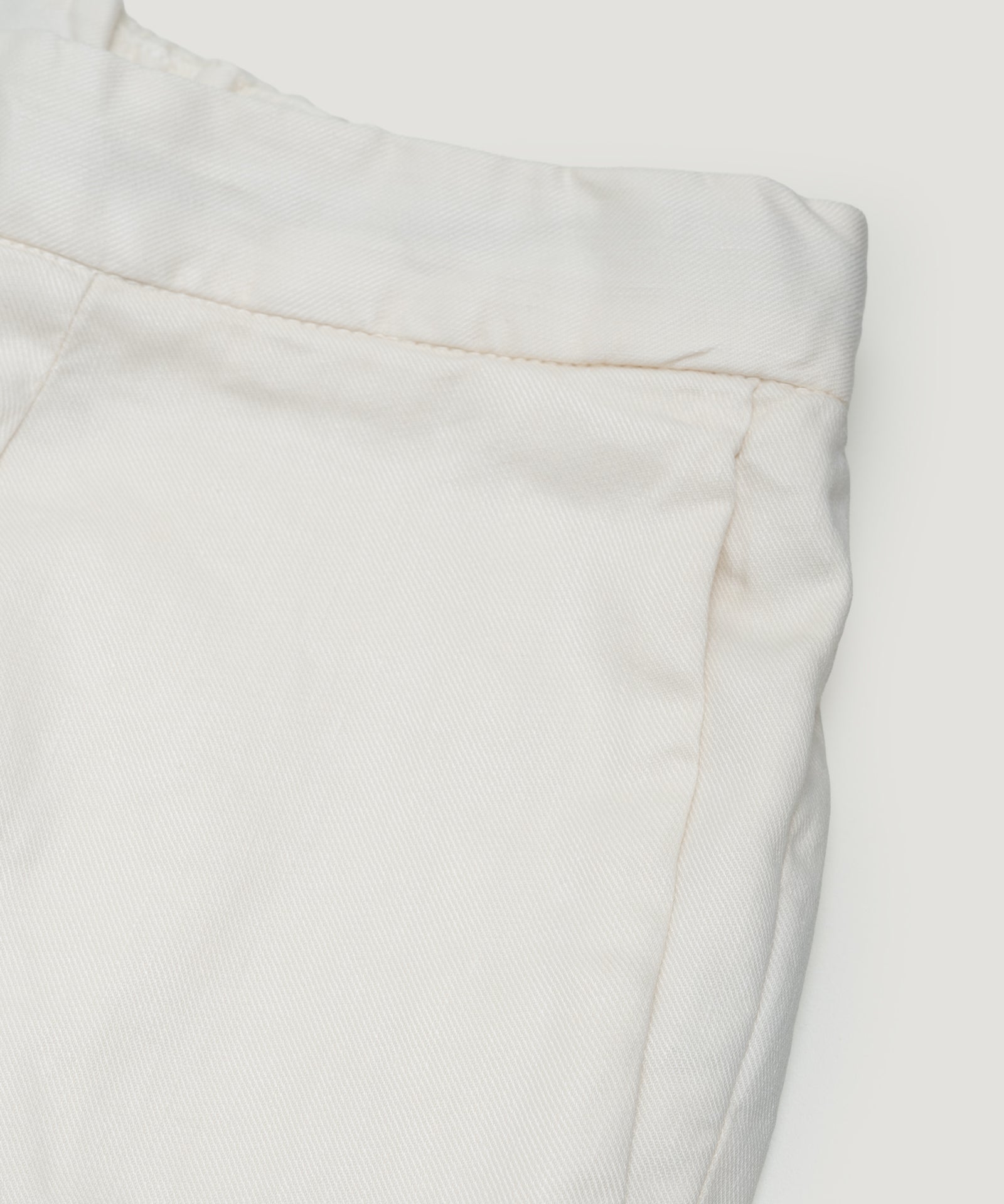 SOCI3TY Limited Fashion Pleated bermuda shorts linnen/katoen stretch off - white - THE SOCIETY SHOP