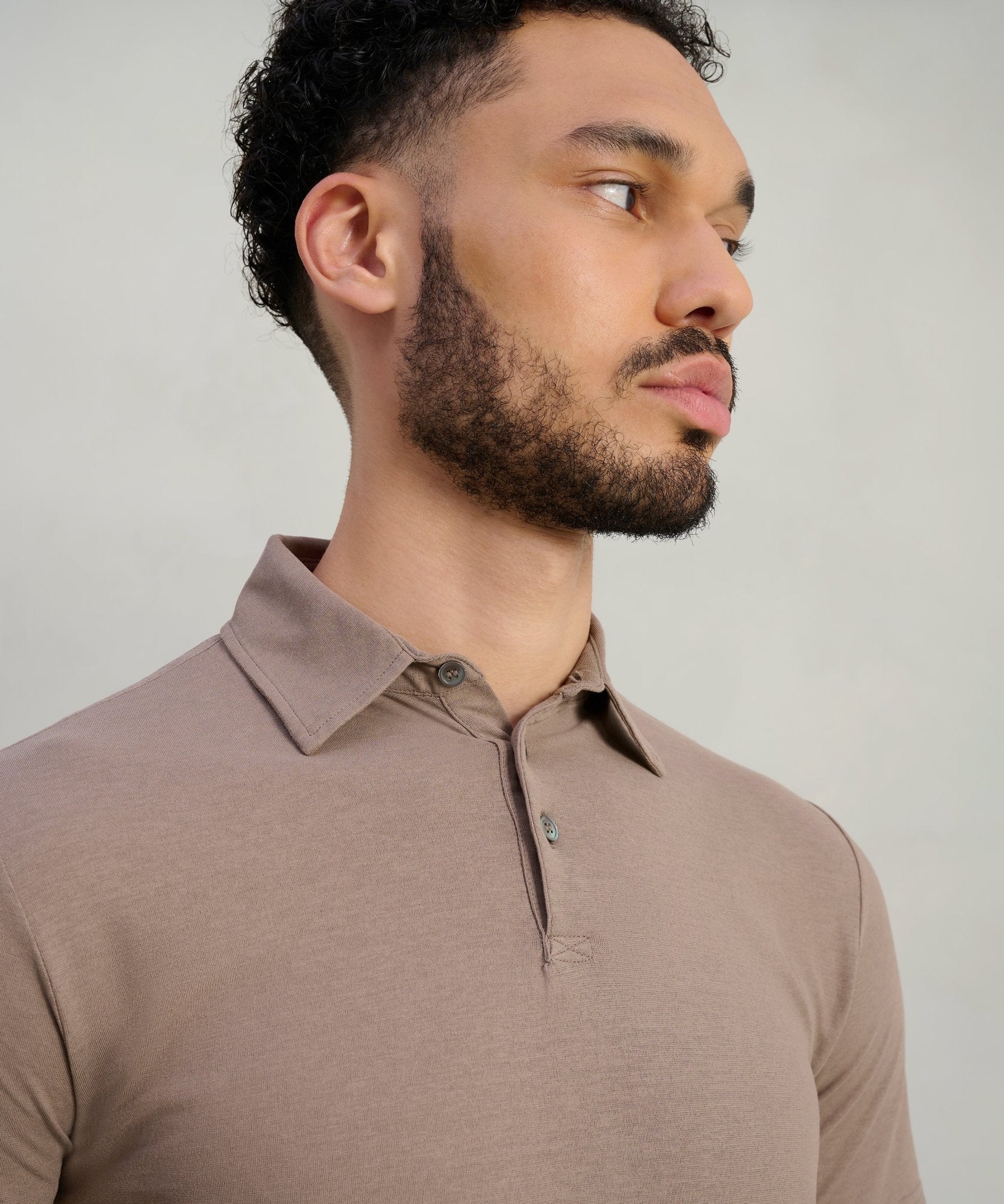 SOCI3TY Polo Cool Cotton lichtbruin - THE SOCIETY SHOP