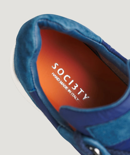 SOCI3TY Runner suède/microfiber blauw - The Society Shop