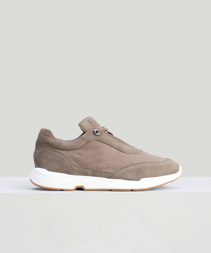 SOCI3TY Runner suède/microfiber bruin - The Society Shop