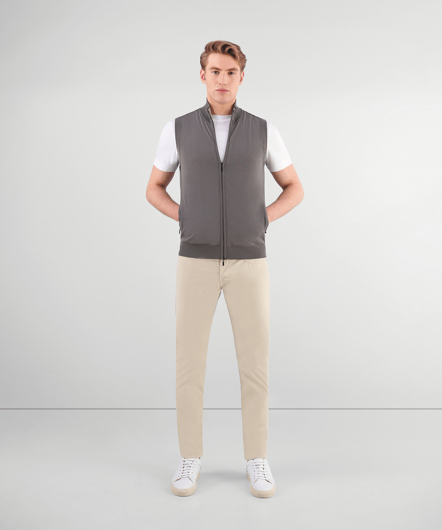 SOCI3TY Sleeveless vest techfabric taupe - The Society Shop