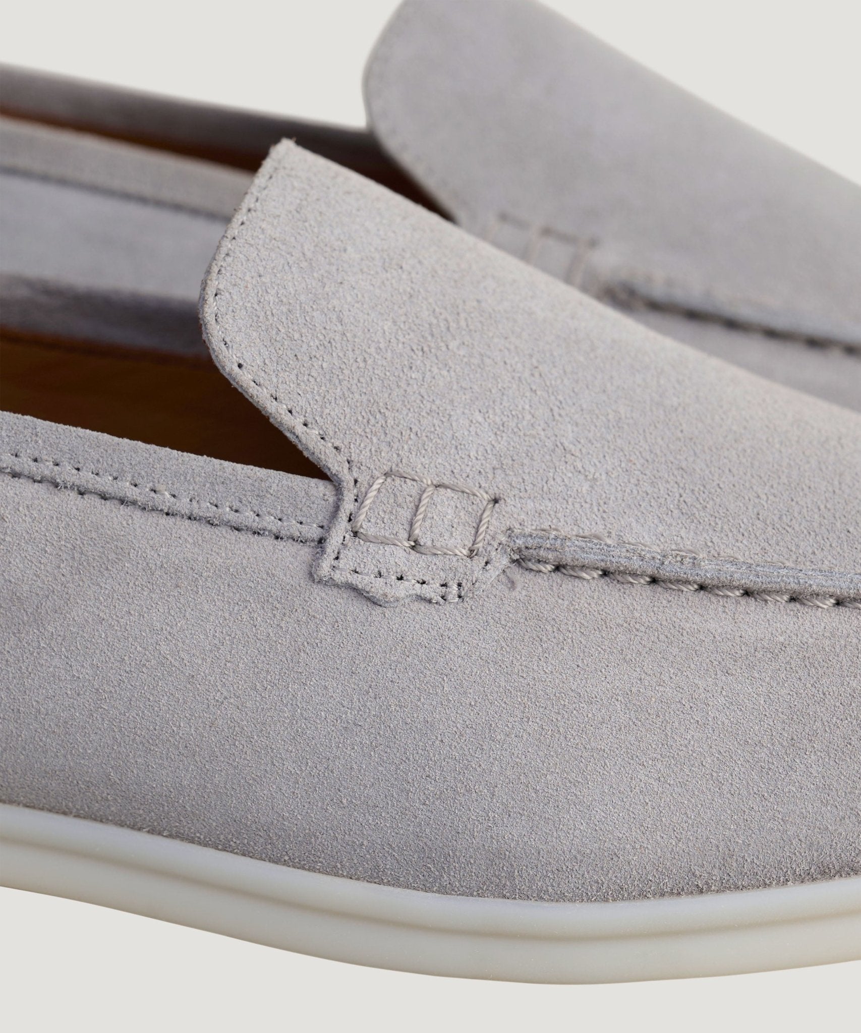 SOCI3TY Summer Loafer suède lichtgrijs - The Society Shop