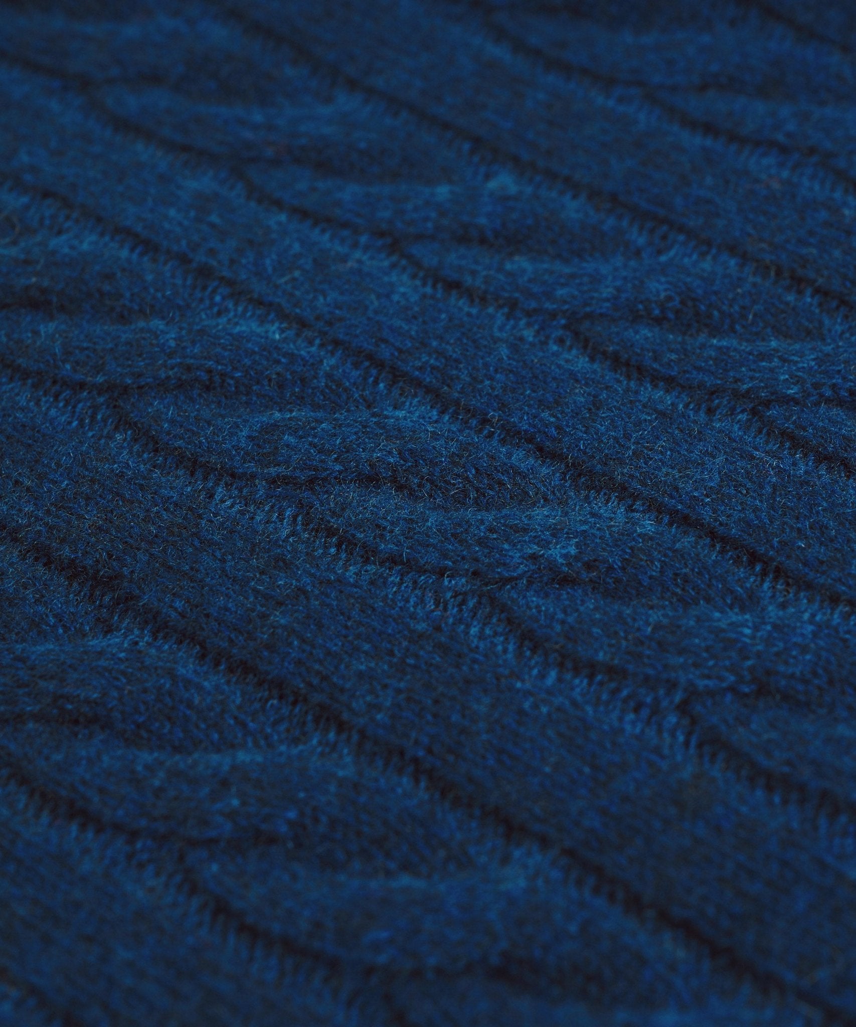 SOCI3TY Trui crewneck cable knit merinowol/kasjmier blauw - The Society Shop