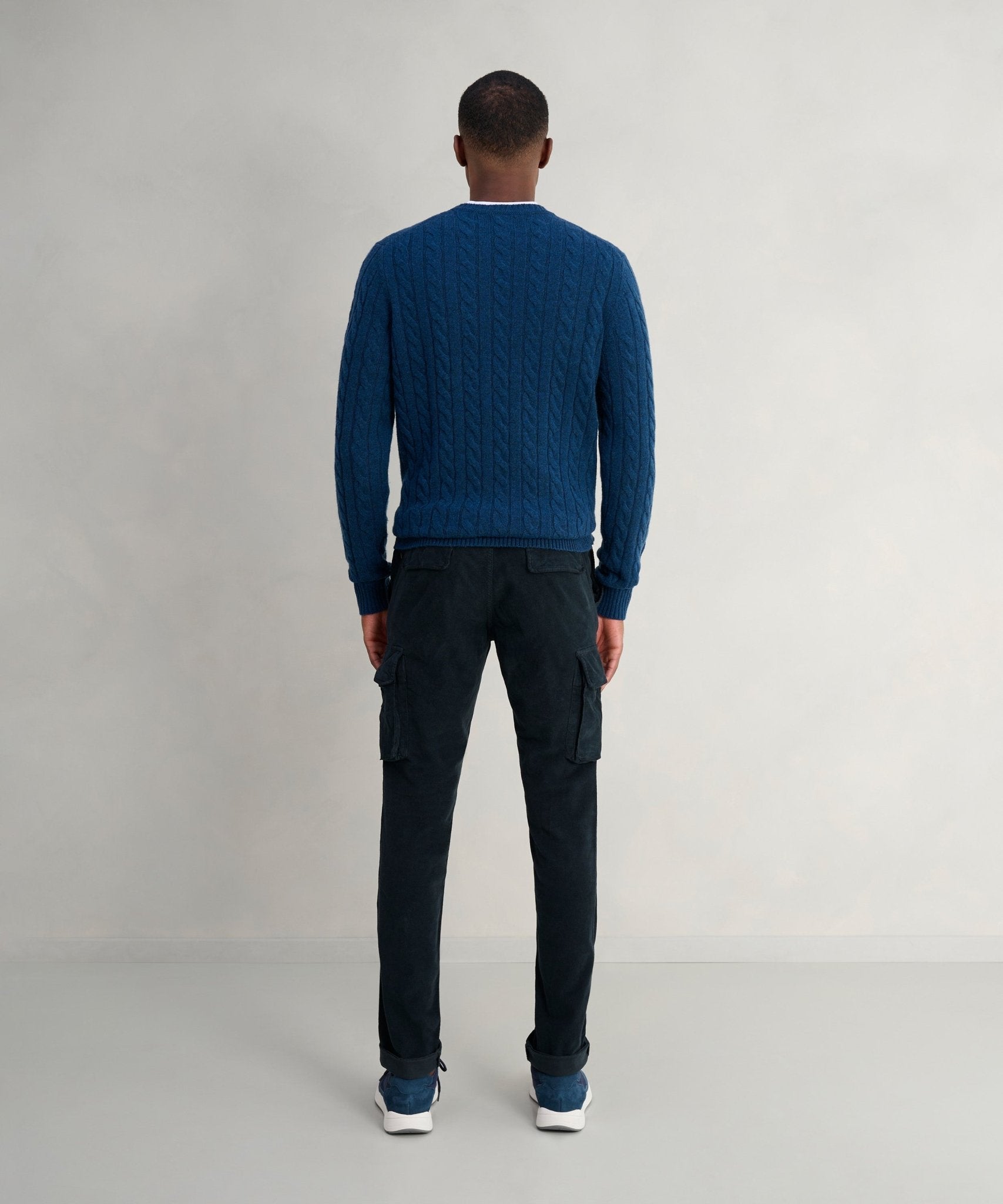 SOCI3TY Trui crewneck cable knit merinowol/kasjmier blauw - The Society Shop