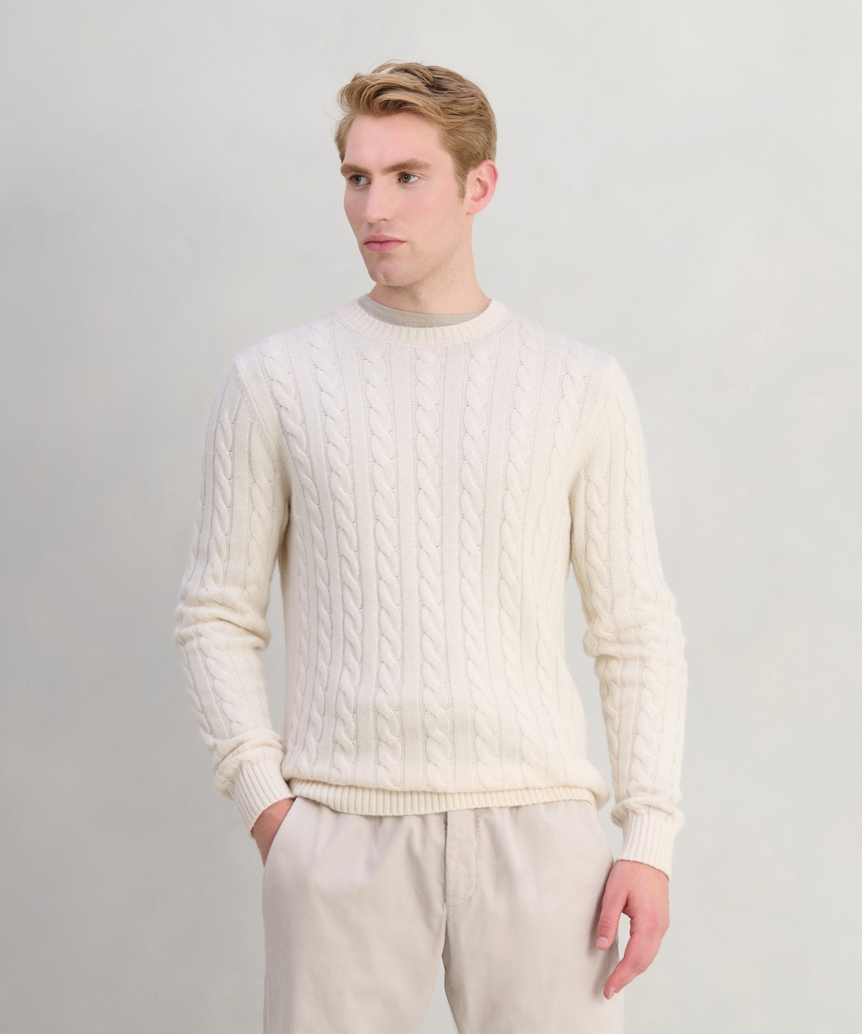 SOCI3TY Trui crewneck cable knit merinowol/kasjmier off - white - The Society Shop
