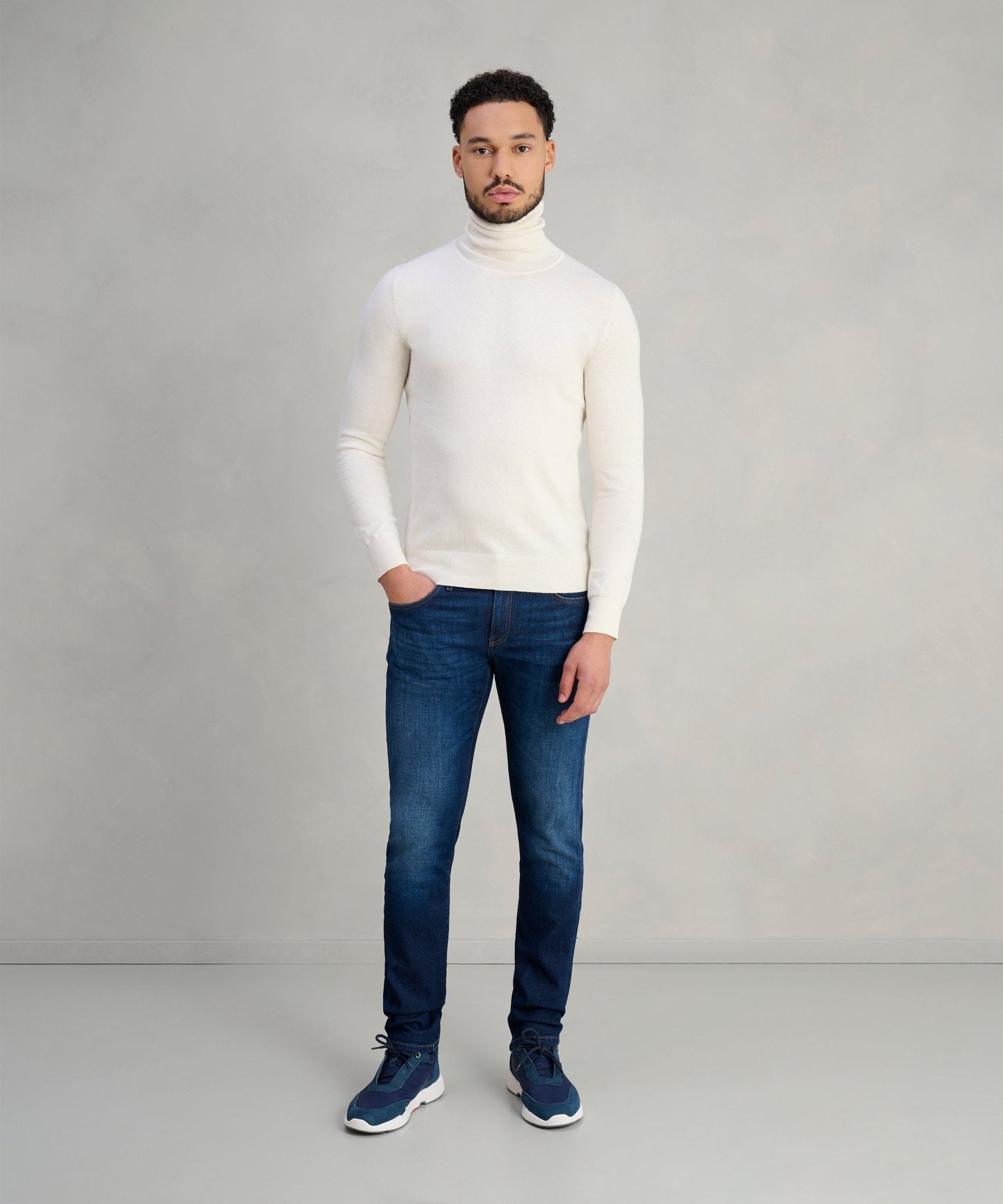 SOCI3TY Trui turtleneck katoen/kasjmier starch - The Society Shop