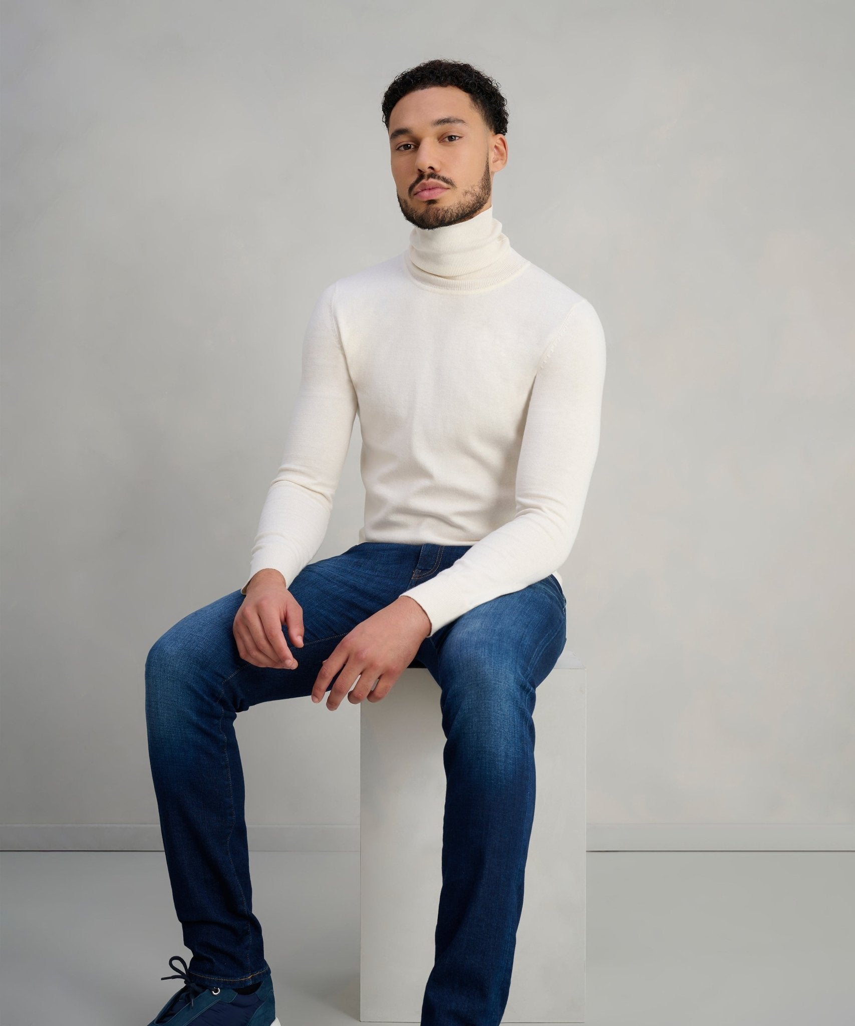 SOCI3TY Trui turtleneck katoen/kasjmier starch - The Society Shop