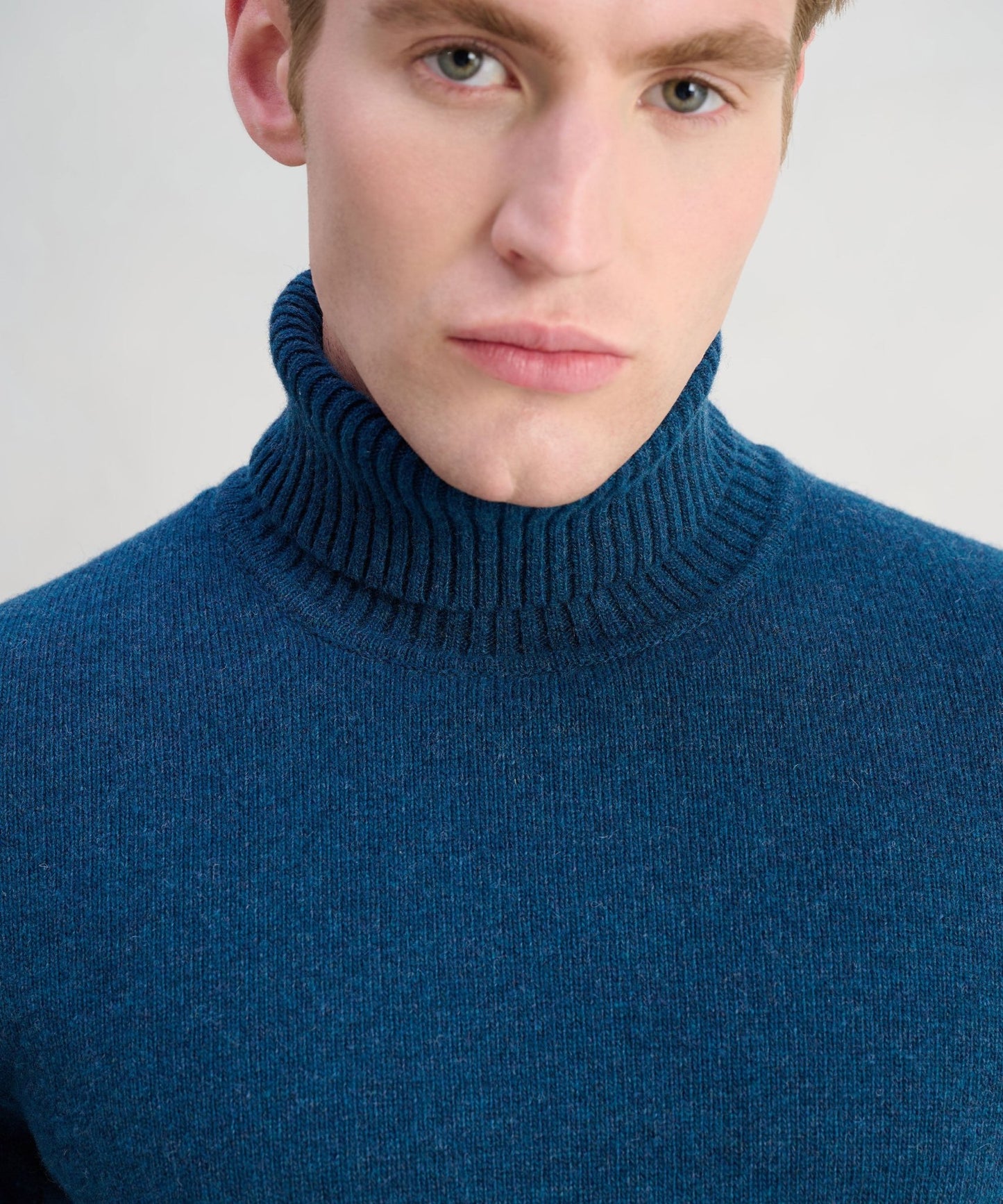 SOCI3TY Trui turtleneck Soft Wear wolmix blauw - The Society Shop