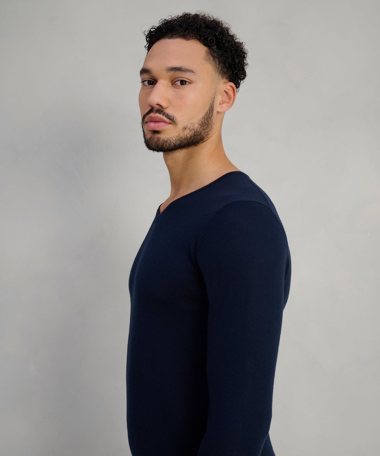 Profuomo Trui v - neck merinowol donkerblauw - The Society Shop