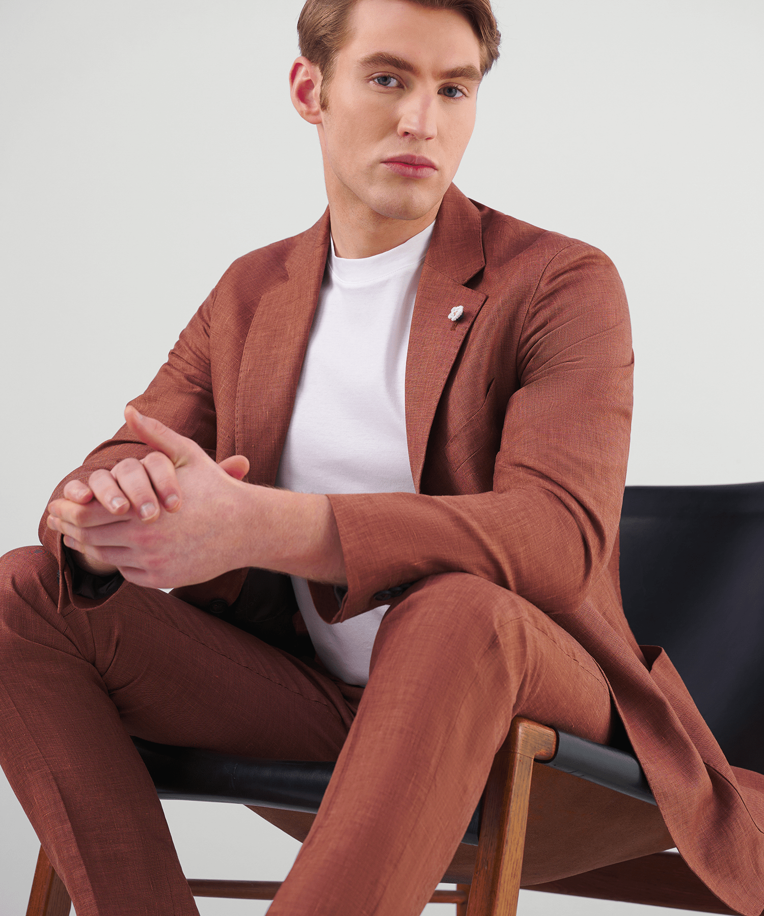 SOCI3TY Tweedelig pak linnen/wol cognacbruin by Loro Piana - The Society Shop
