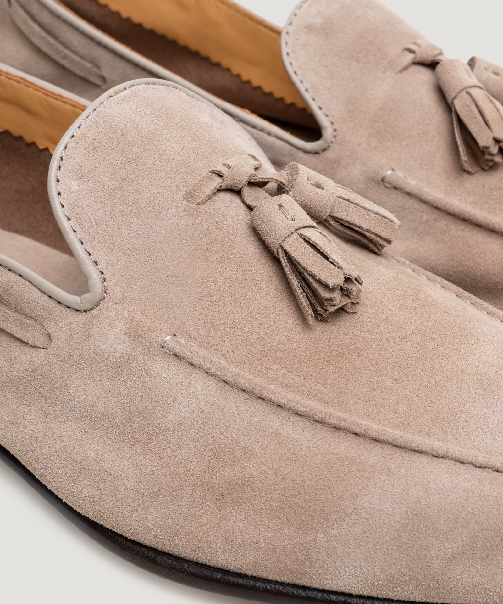 SOCI3TY Limited Fashion Unlined soft tassel loafer suède zand - THE SOCIETY SHOP
