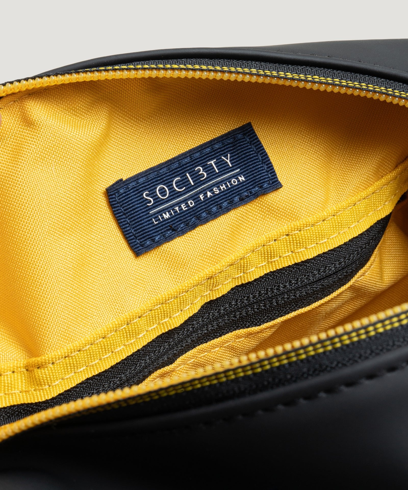 SOCI3TY Limited Fashion Wash bag zwart - THE SOCIETY SHOP